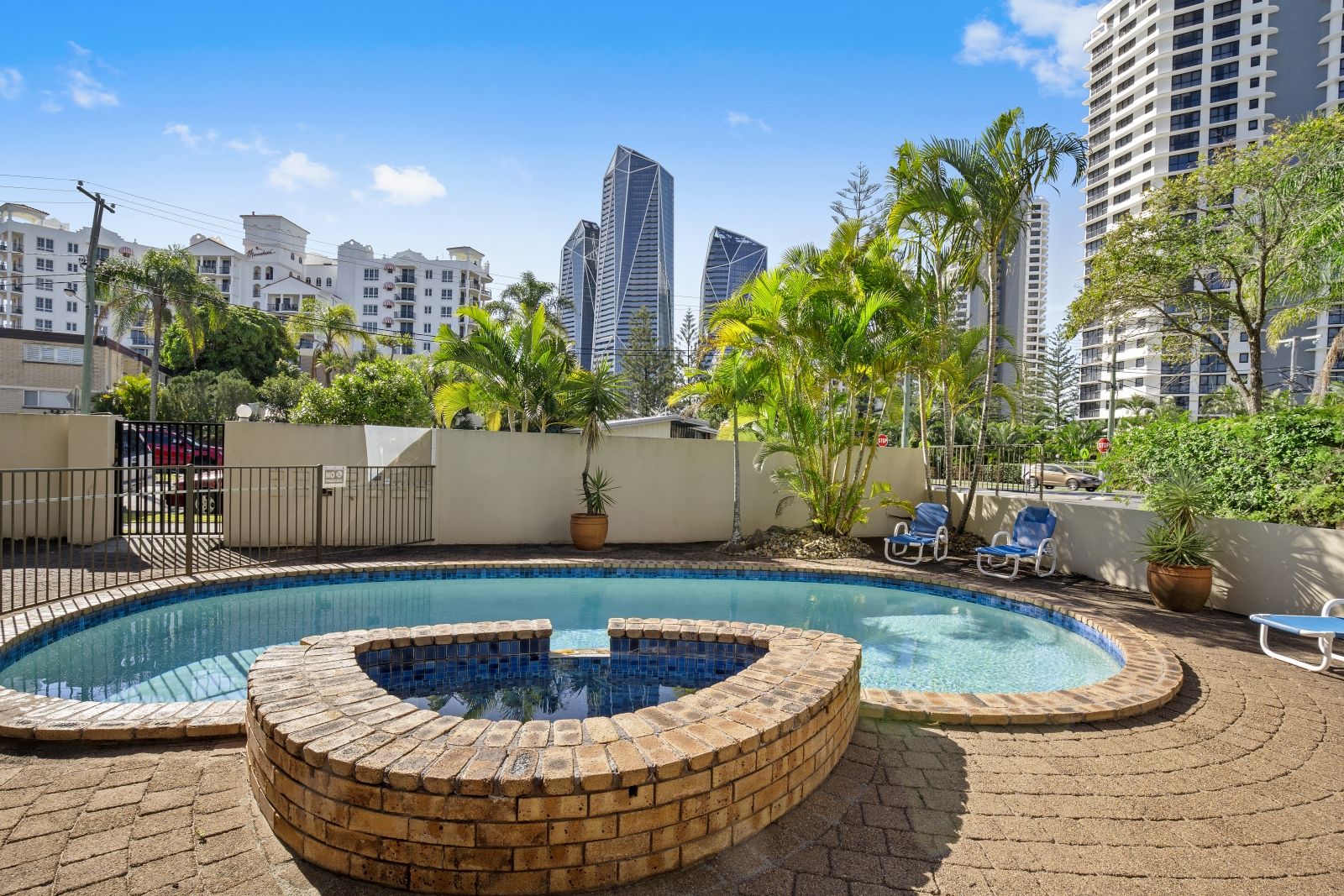 6/18 First Avenue, Broadbeach QLD 4218, Image 2