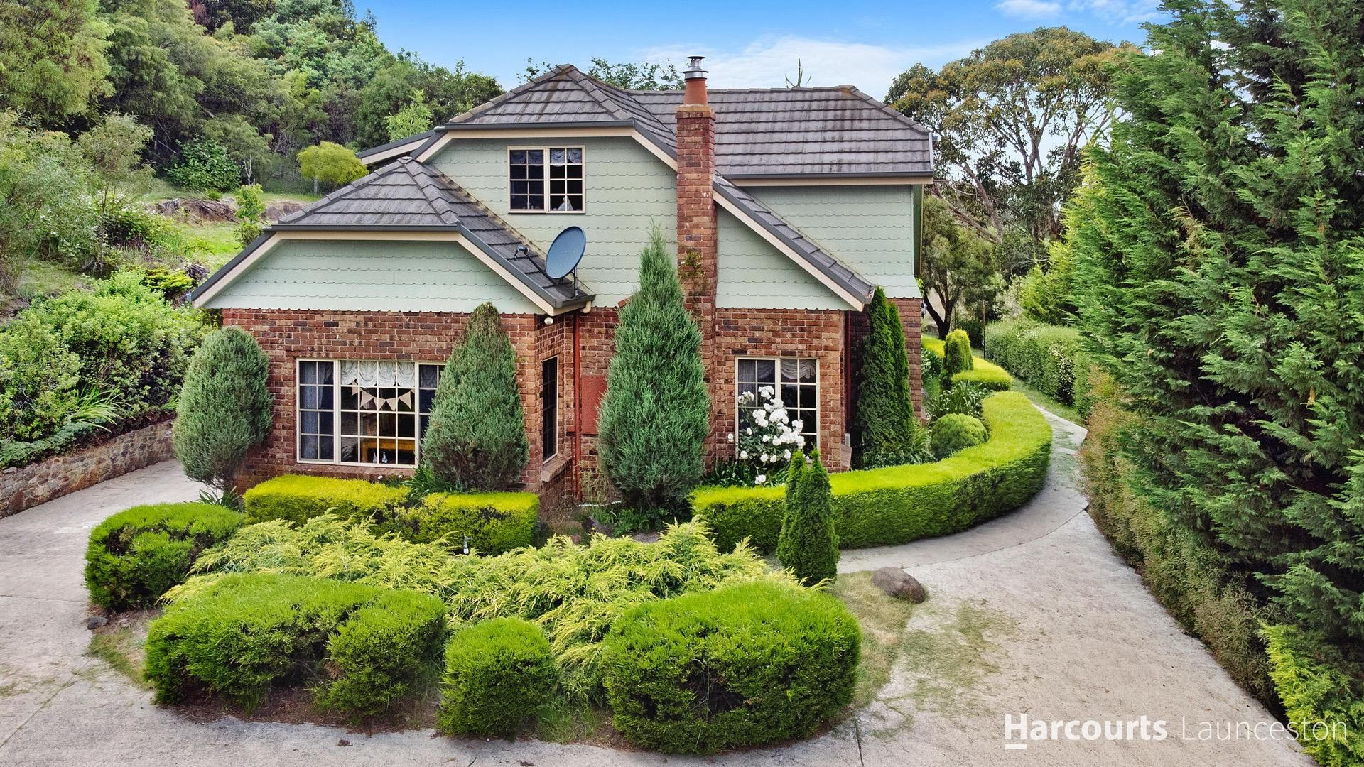 5 bedrooms House in 98 Panorama Road BLACKSTONE HEIGHTS TAS, 7250