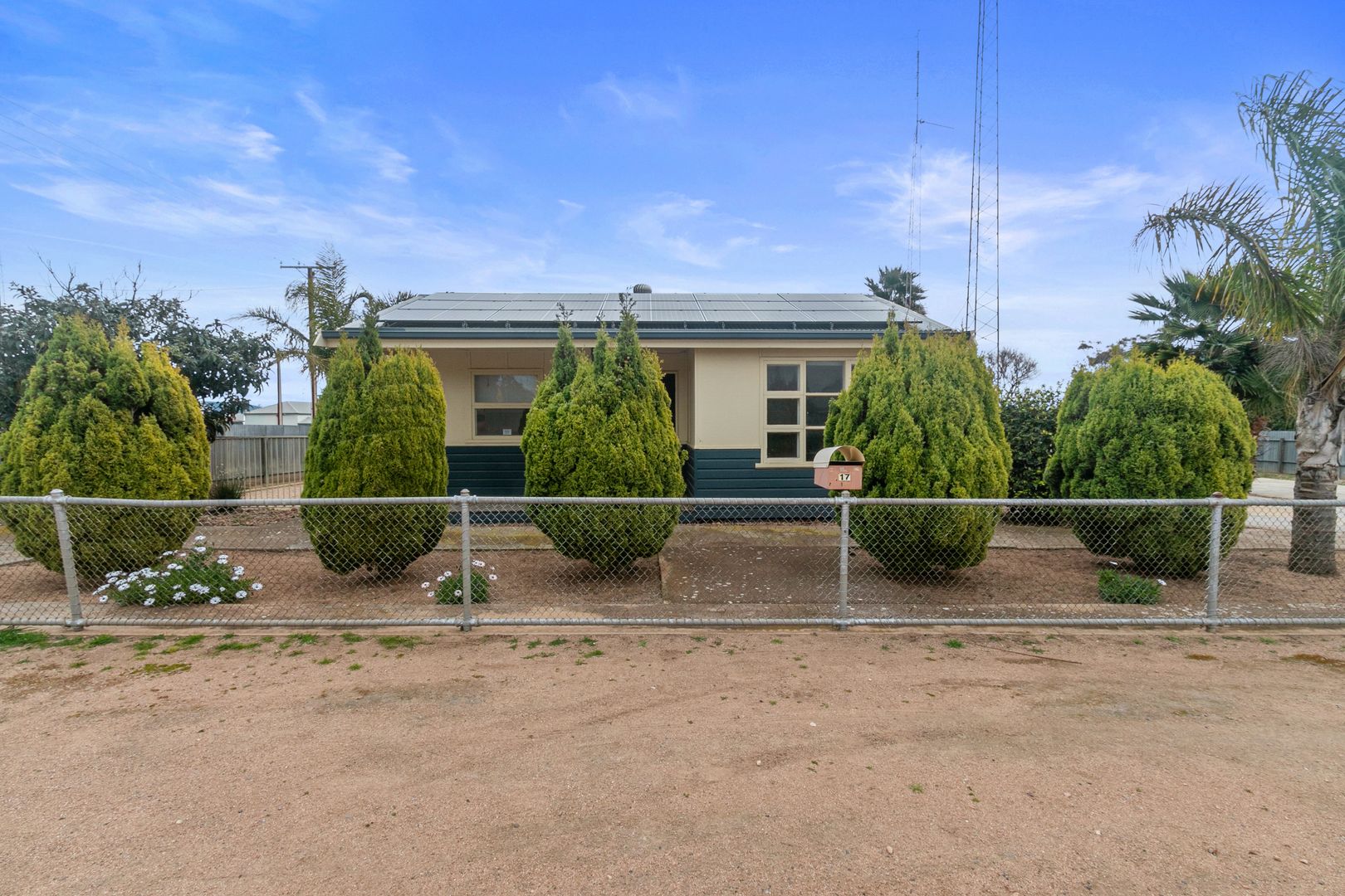 17 Young St, Wallaroo SA 5556, Image 1