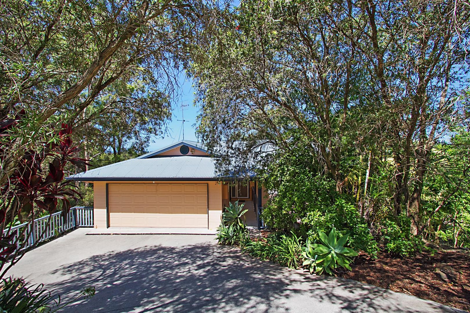 6 Harmes Place, Tallebudgera QLD 4228, Image 2