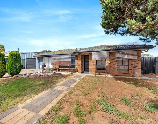 24 Hall Crescent, Burton SA 5110