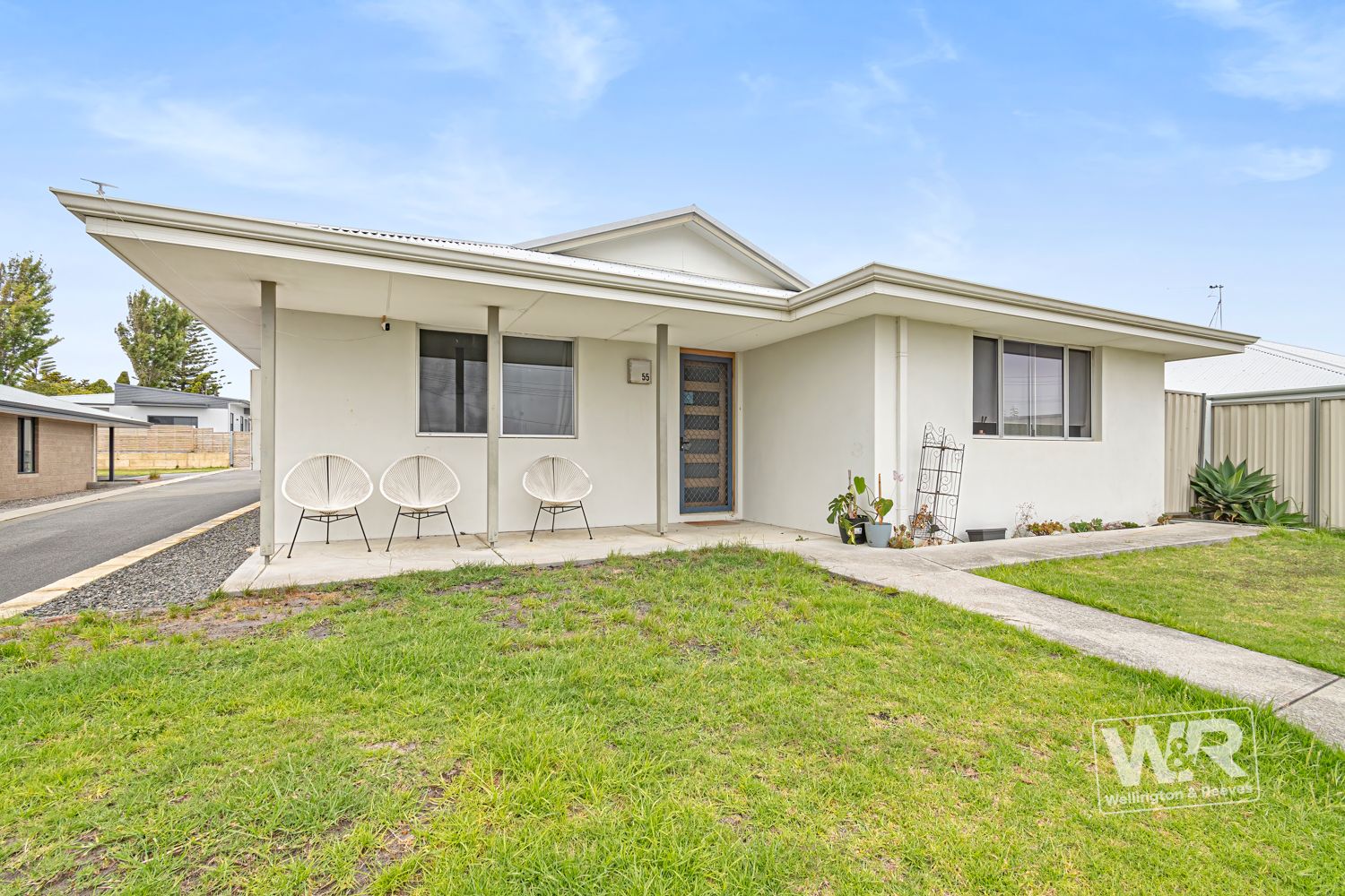 4 bedrooms House in 55 Minor Road ORANA WA, 6330