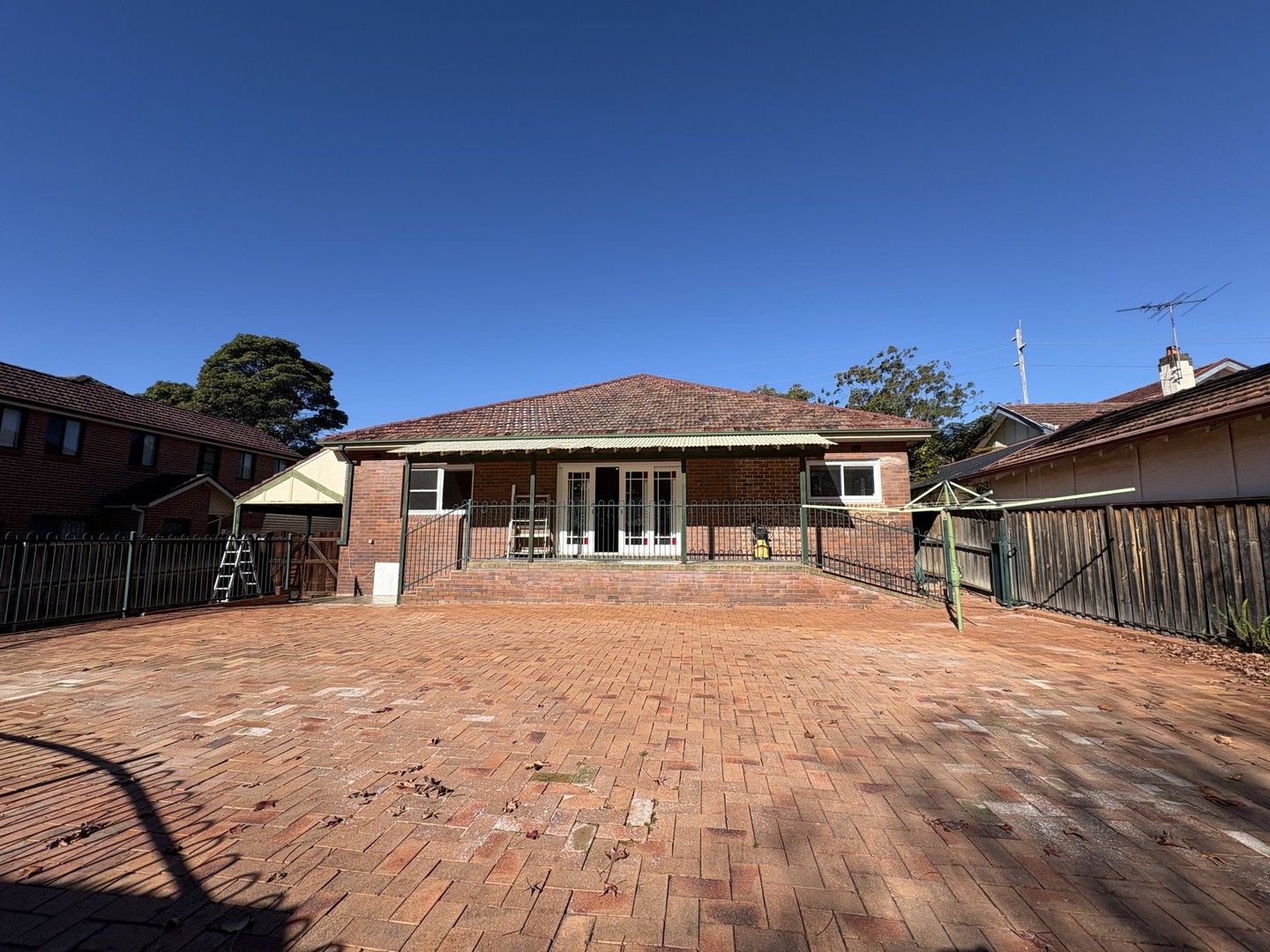 6 bedrooms House in 7 Clanalpine Street EASTWOOD NSW, 2122