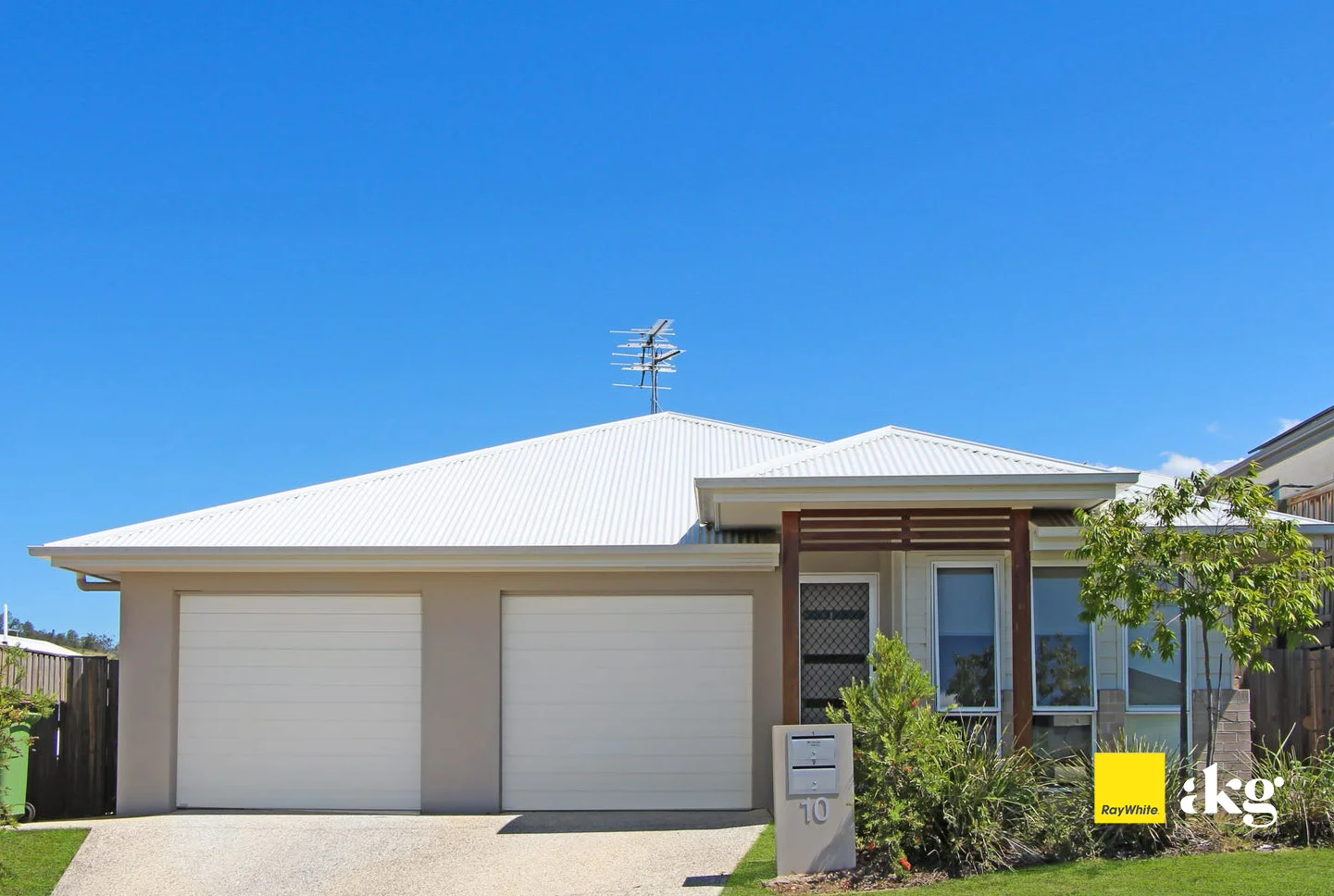 2/10 Mellor Street, Augustine Heights QLD 4300