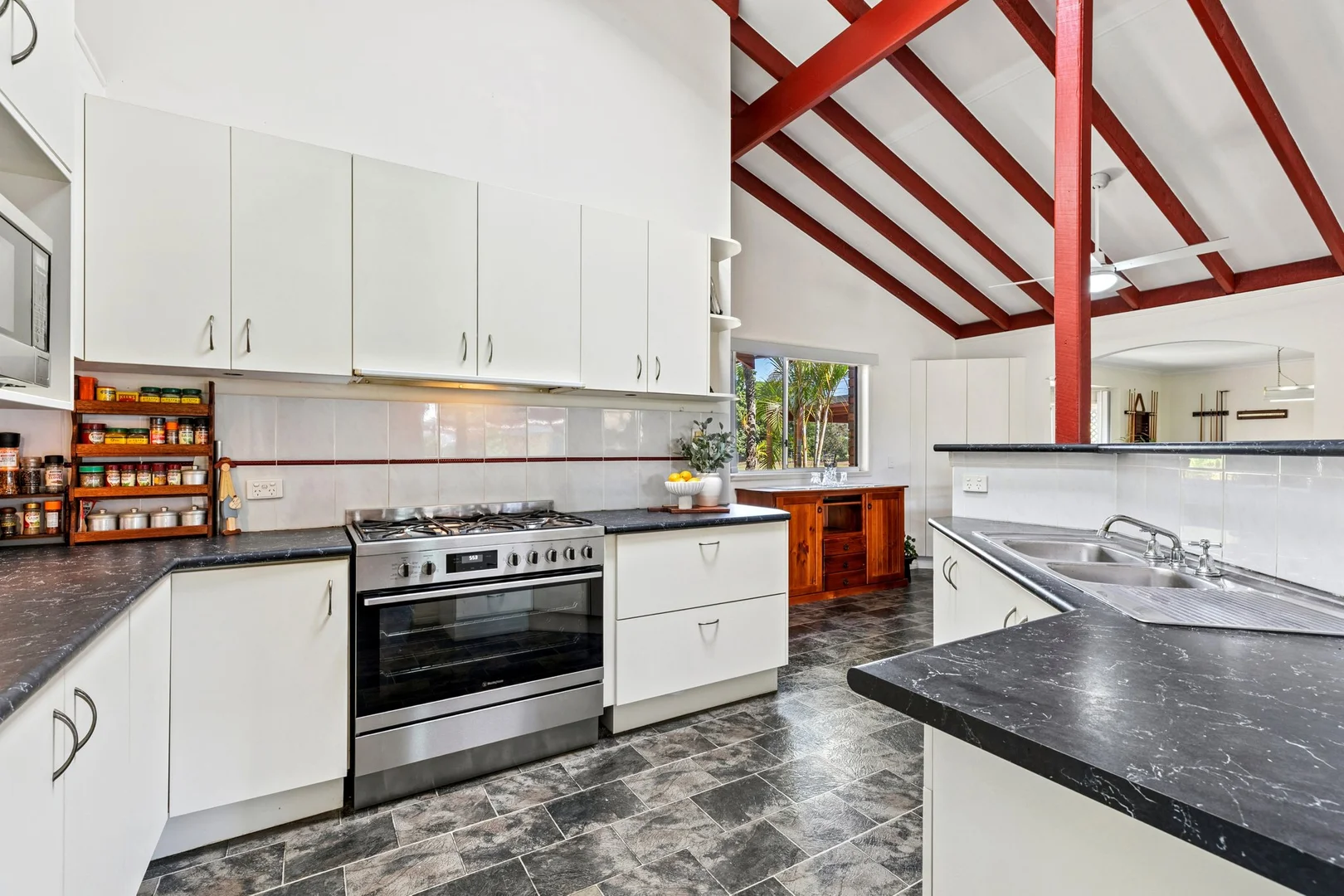 Additional image 6 of 4 Heilig Court, Glass House Mountains QLD 4518