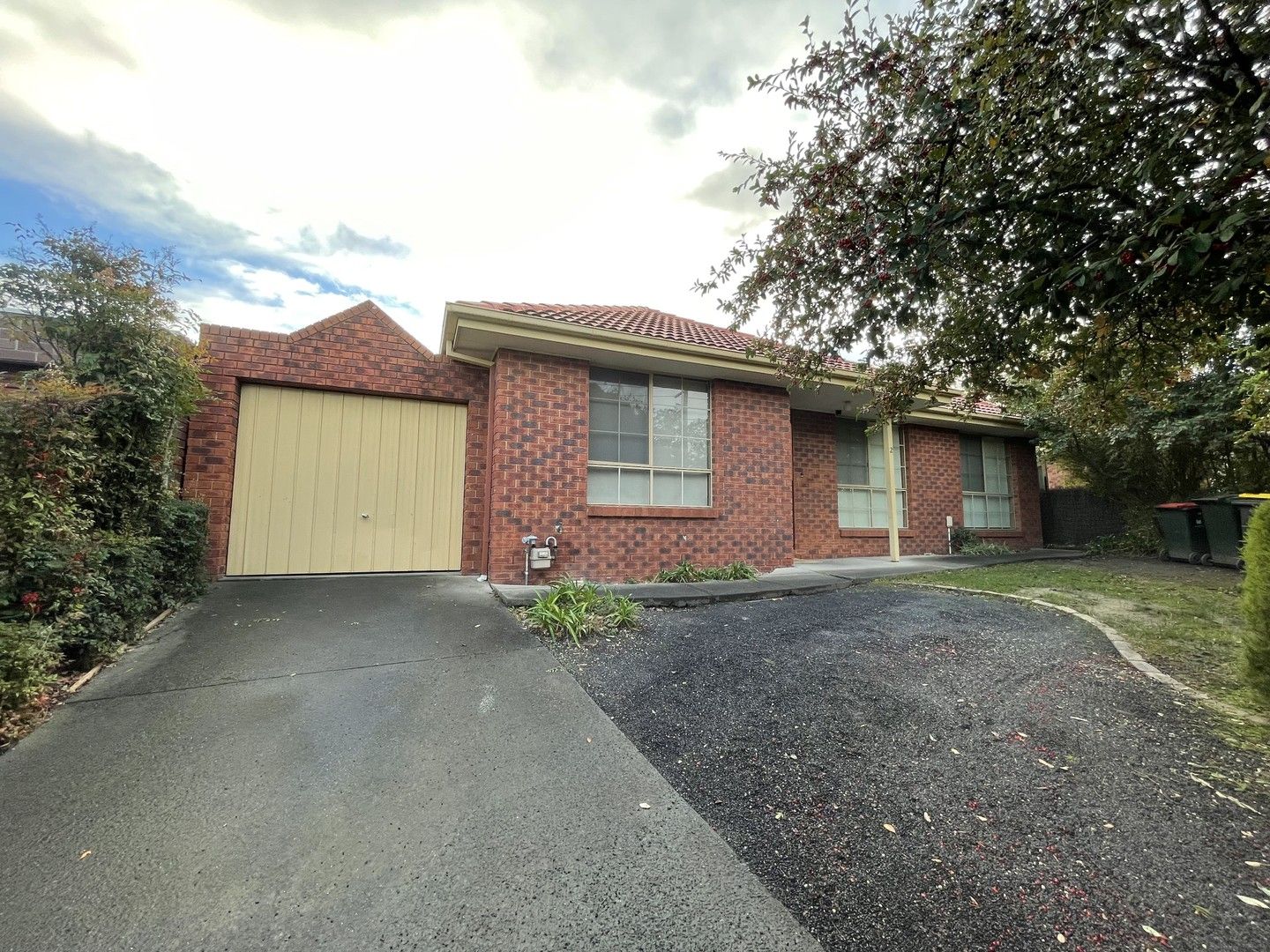 3 bedrooms Apartment / Unit / Flat in 2/103-105 Bogong Avenue GLEN WAVERLEY VIC, 3150