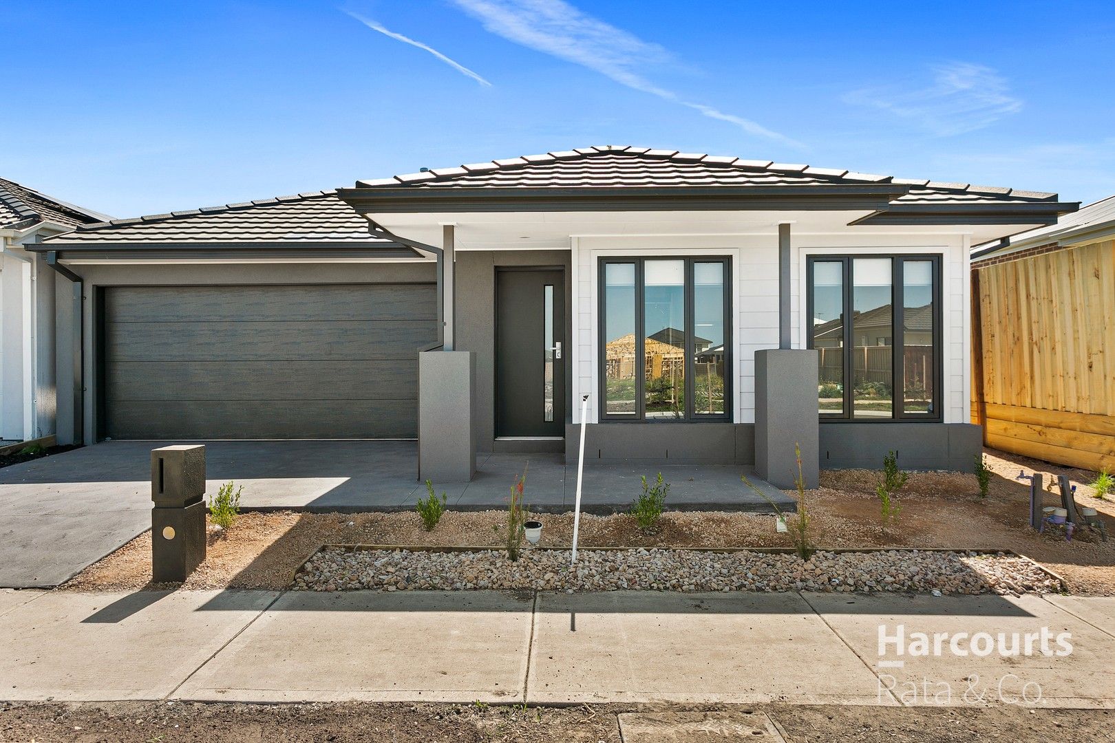 3 bedrooms House in 11 Suffern Street DONNYBROOK VIC, 3064