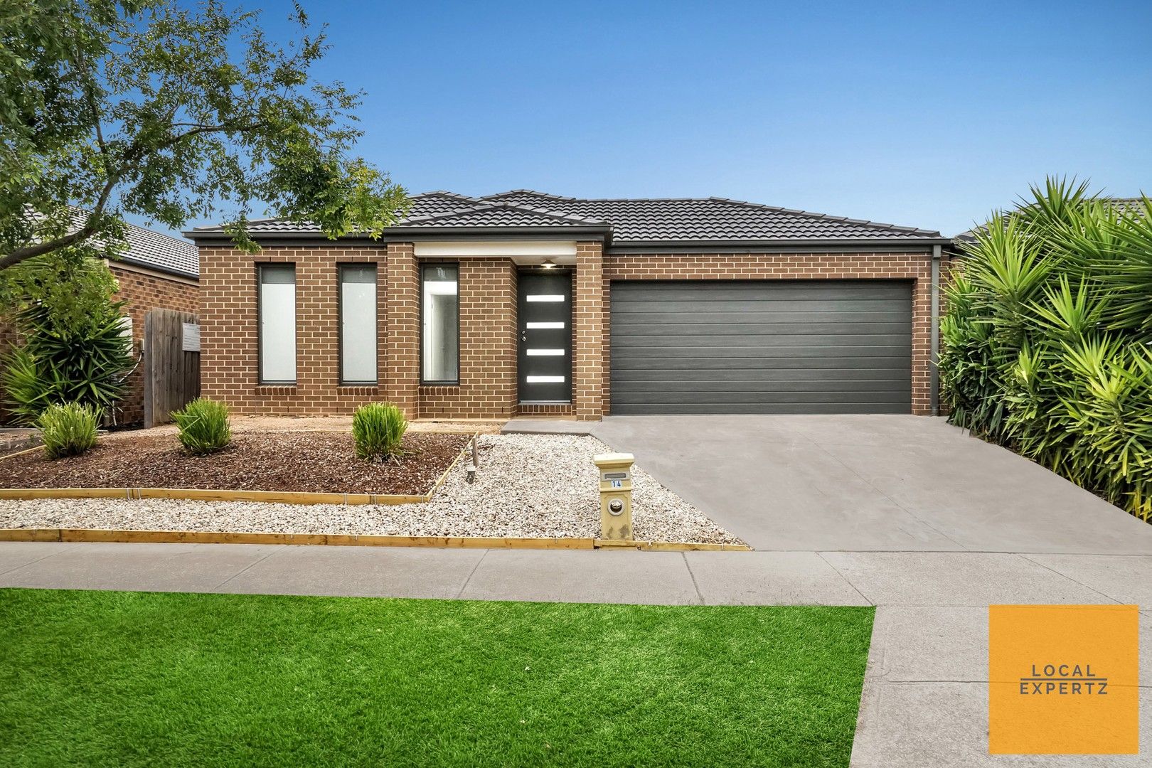 5 bedrooms House in 14 Maple Edge Way BROOKFIELD VIC, 3338