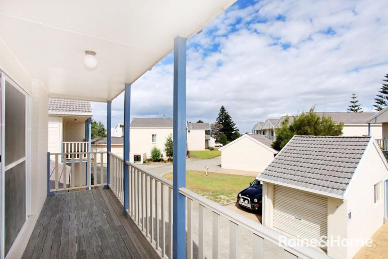 3 bedrooms Townhouse in 8/23 Robinson Street ANNA BAY NSW, 2316