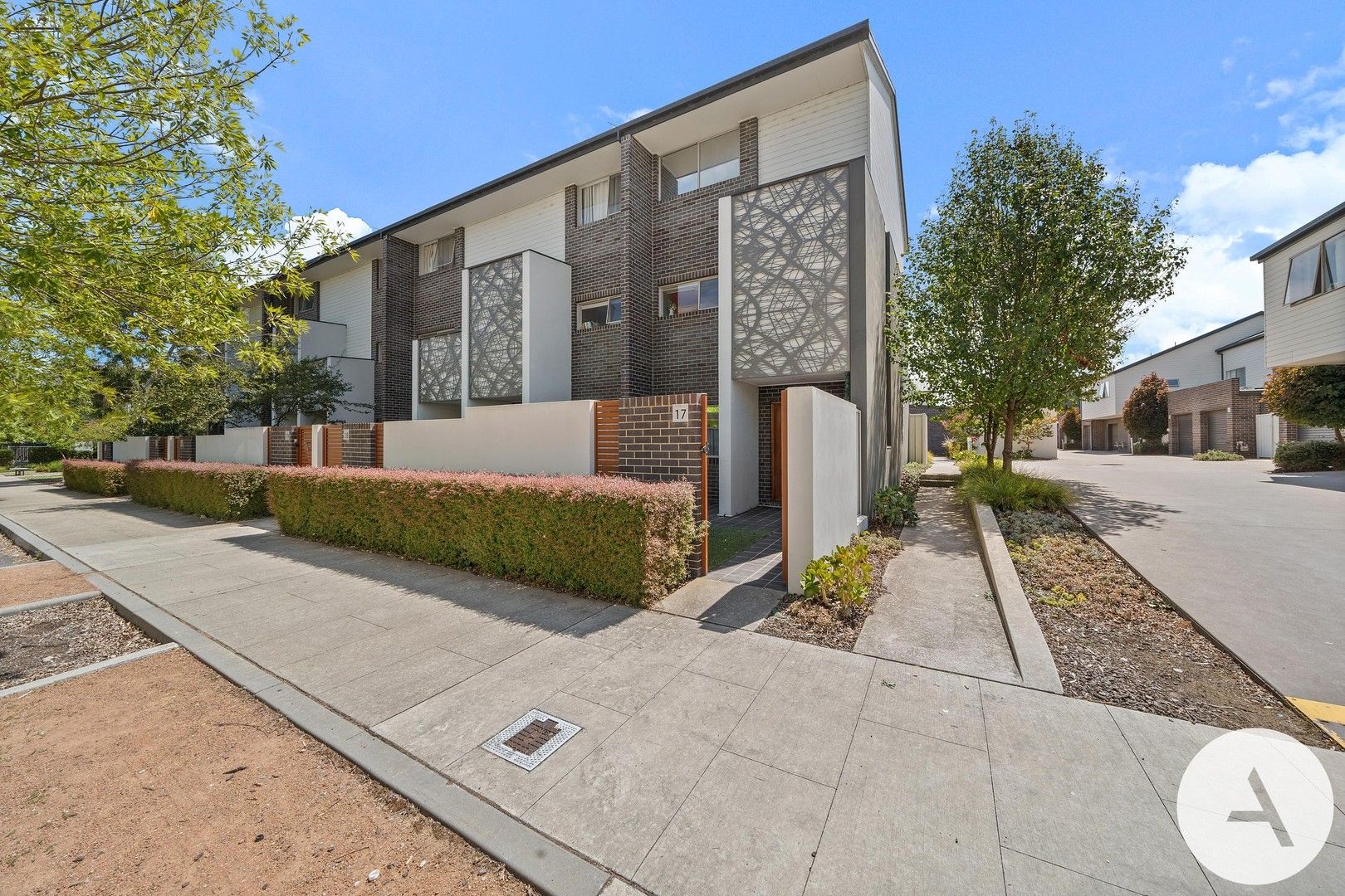 17/2 Clare Burton Cres, Franklin ACT 2913, Image 0