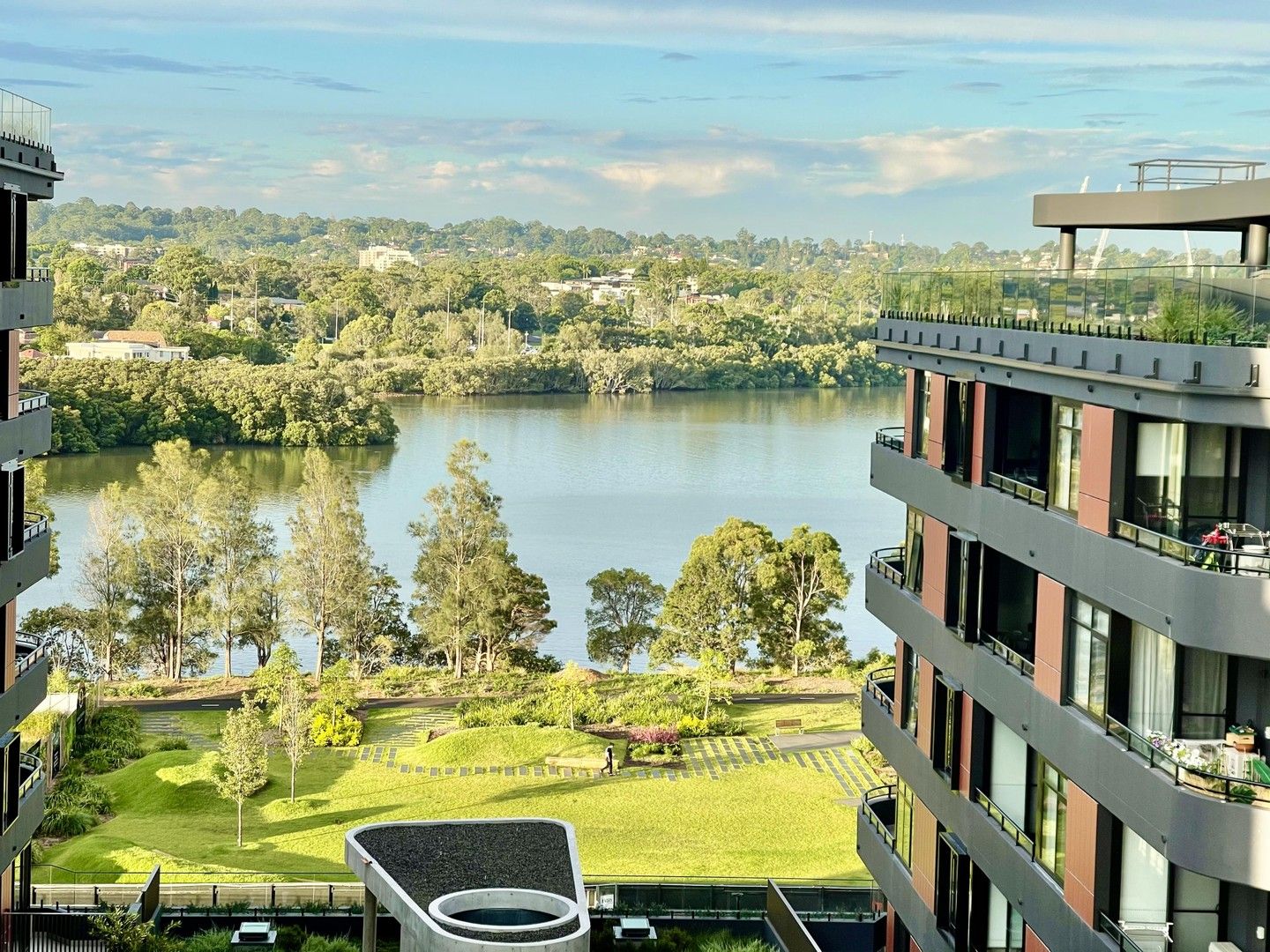 2 bedrooms Apartment / Unit / Flat in 905/14 Hill Rd WENTWORTH POINT NSW, 2127
