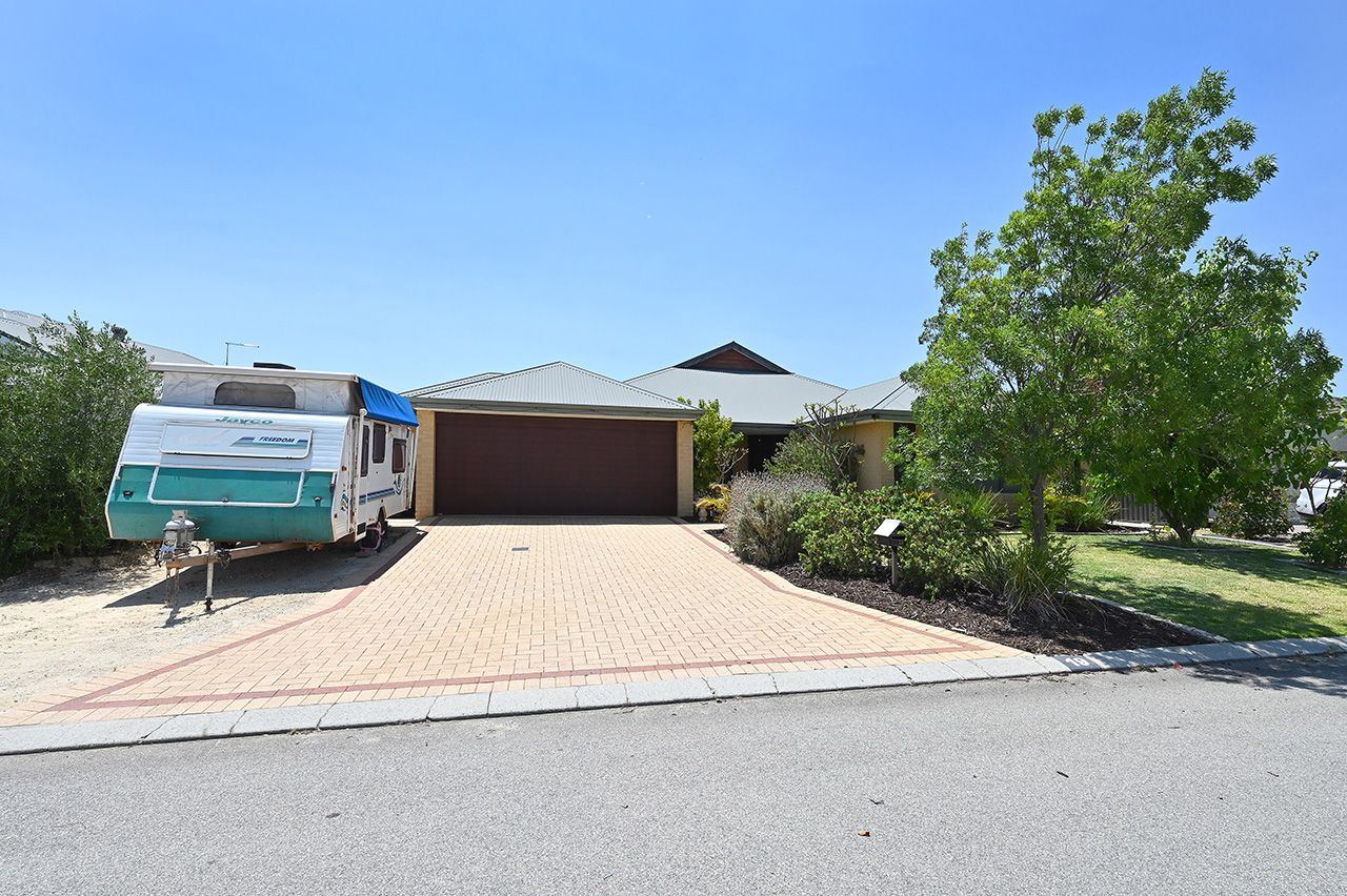 4 bedrooms House in 19 Arava Circle AVELEY WA, 6069
