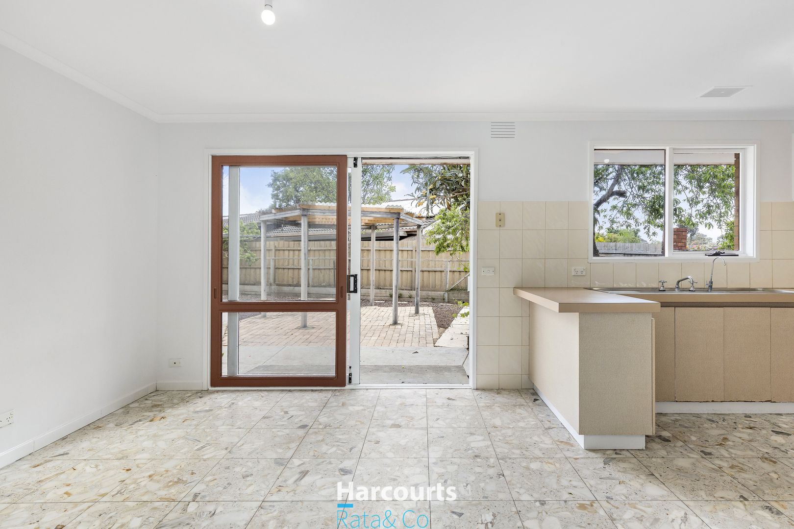 1 Saddlers Court, Epping VIC 3076, Image 2