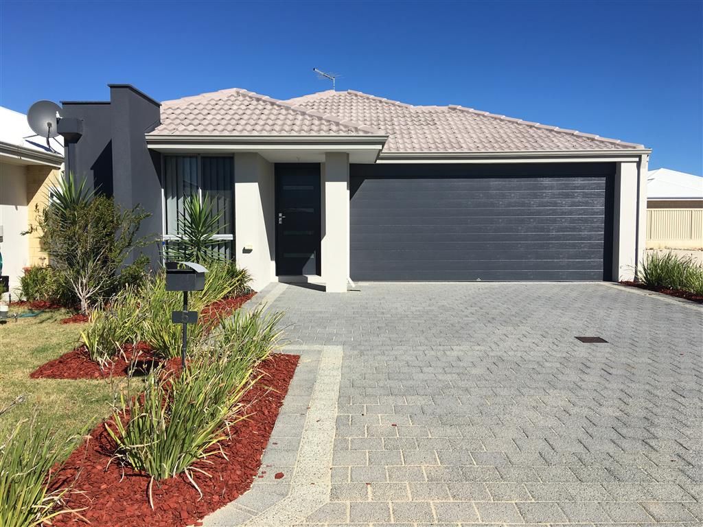 3 bedrooms House in 5 Tangelo Grove EGLINTON WA, 6034