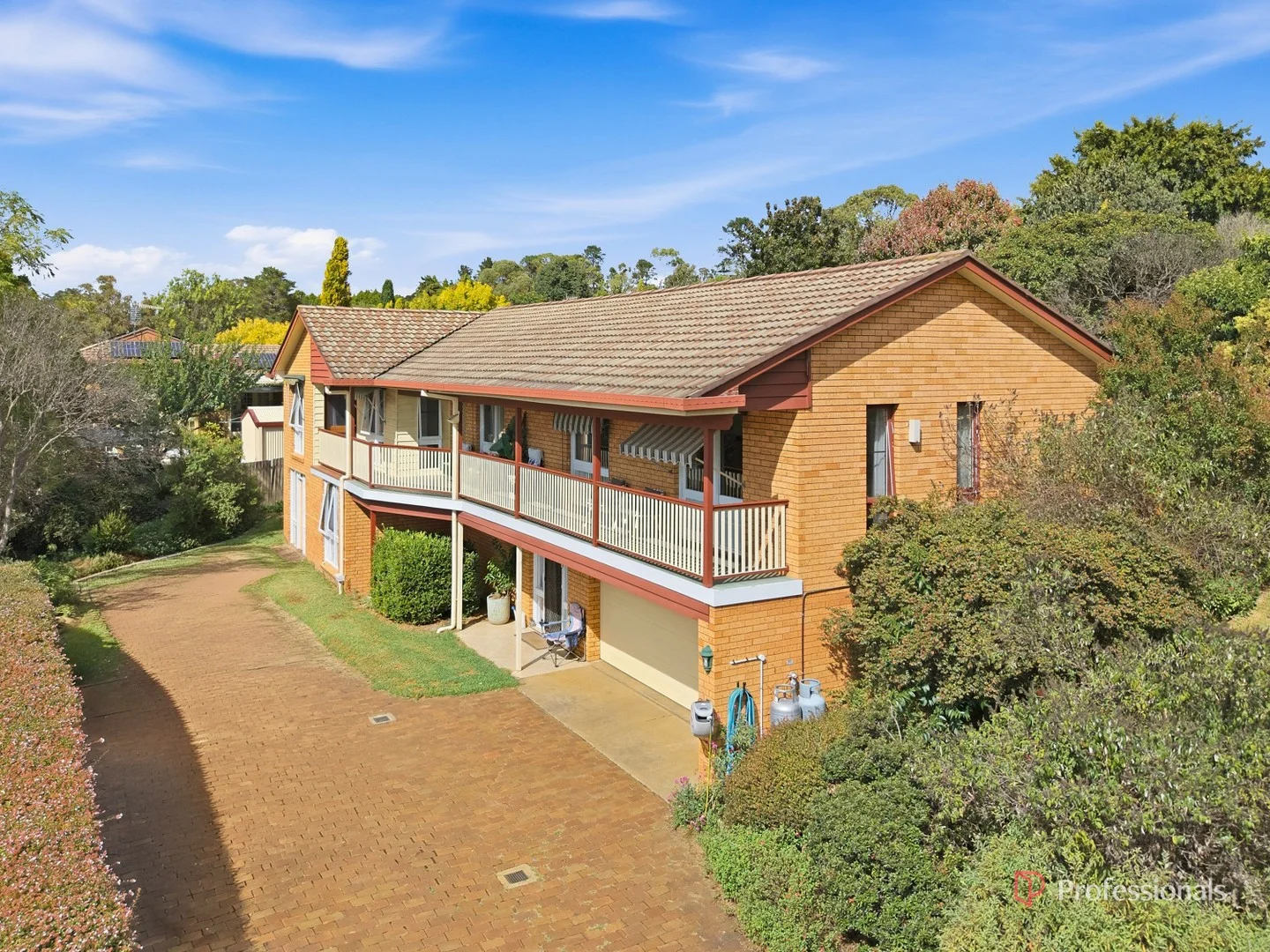 16 Stewart Crescent, Armidale NSW 2350