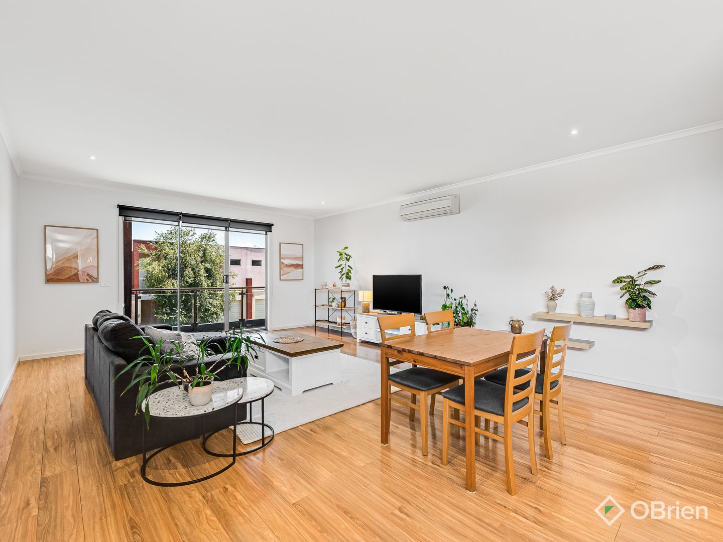 1/26 Clairview Road, Deer Park VIC 3023, Image 2