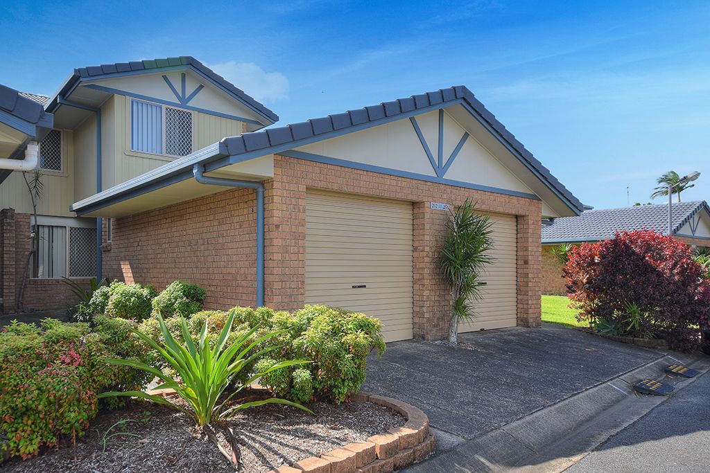 3 bedrooms Townhouse in 252/20 Binya Avenue TWEED HEADS NSW, 2485