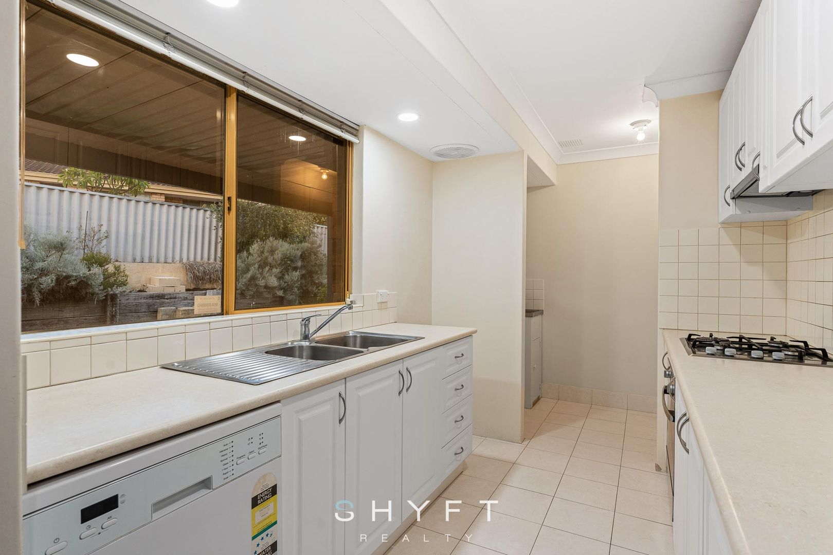 2 Neptune Gardens, Beldon WA 6027, Image 2