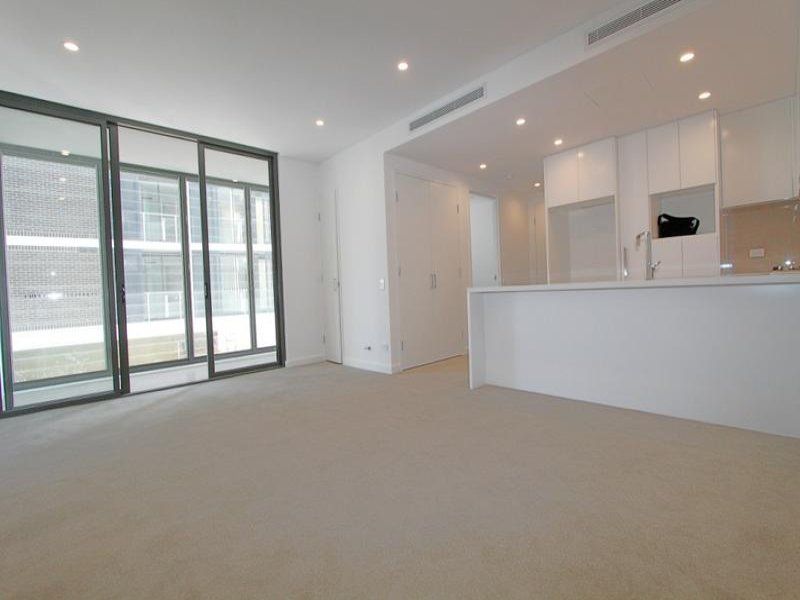 1 bedrooms Apartment / Unit / Flat in 615/2 Peake Avenue RHODES NSW, 2138