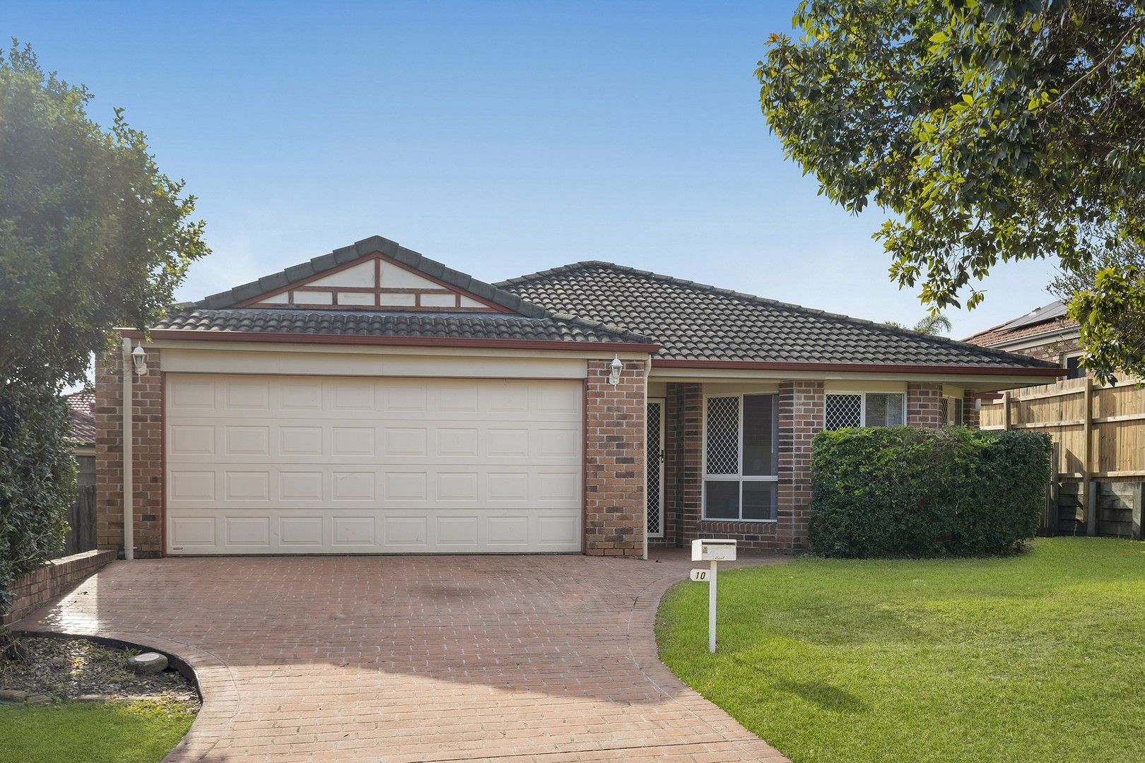 4 bedrooms House in 10 Mount D'Aguilar Crescent ALGESTER QLD, 4115