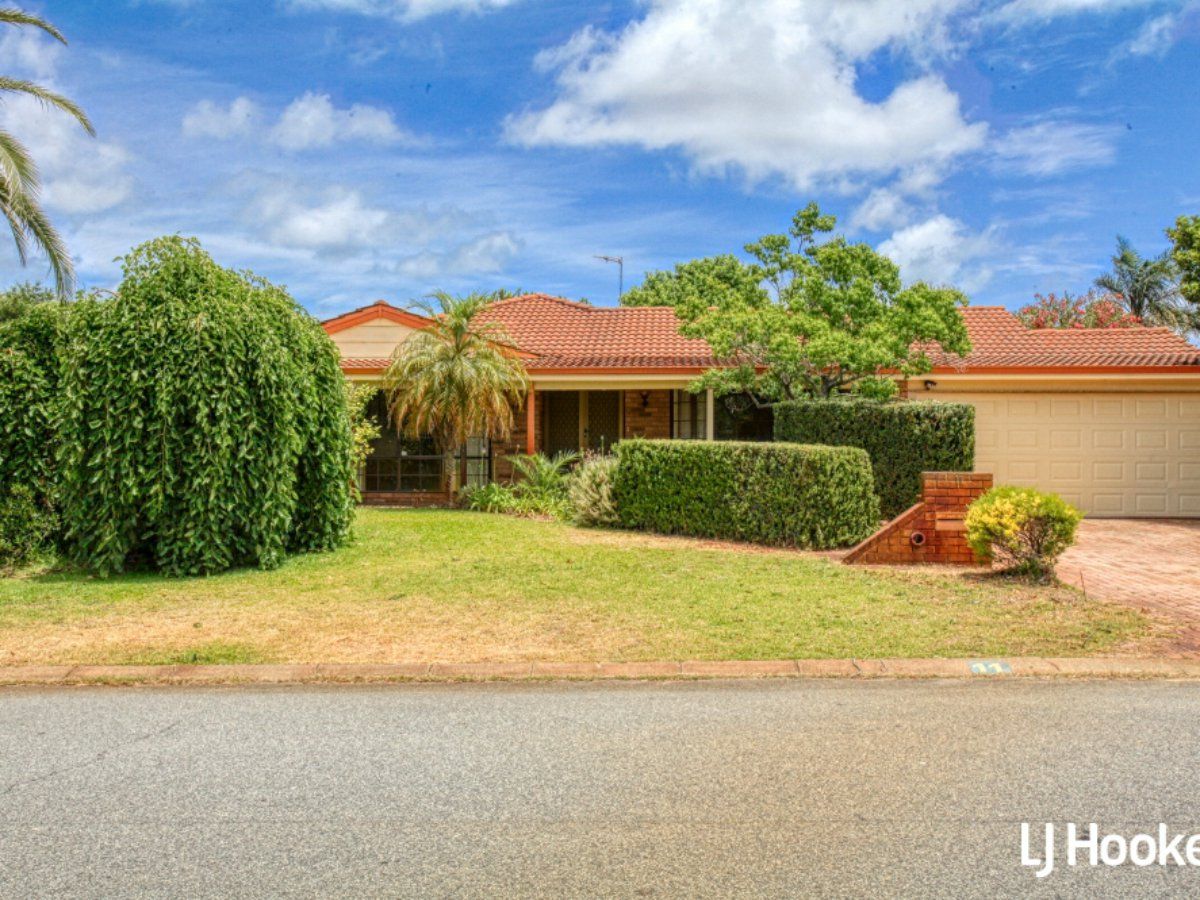 5 bedrooms House in 11 Mapleton Place DUNCRAIG WA, 6023