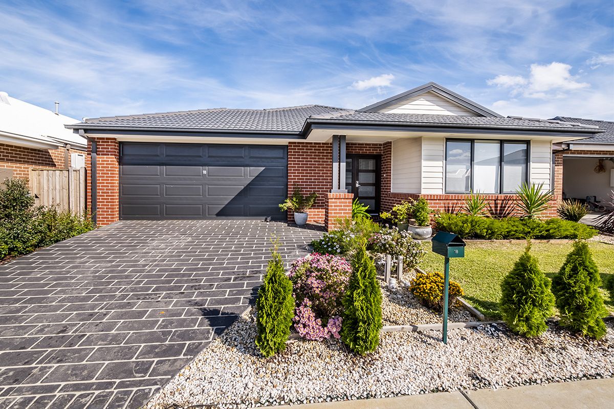 18 Westbourne Street, Clyde North VIC 3978, Image 0