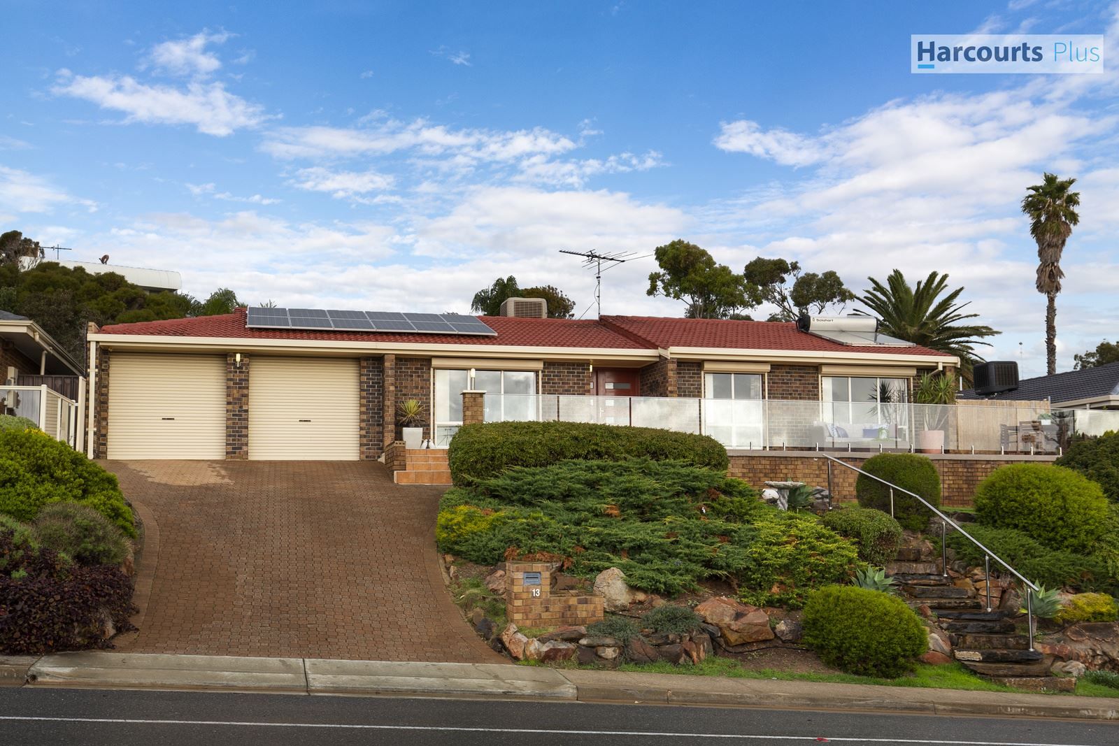 13 Dutchman Drive, Hallett Cove SA 5158, Image 2