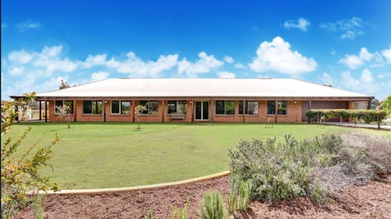 15 Swan Road, Middle Swan WA 6056