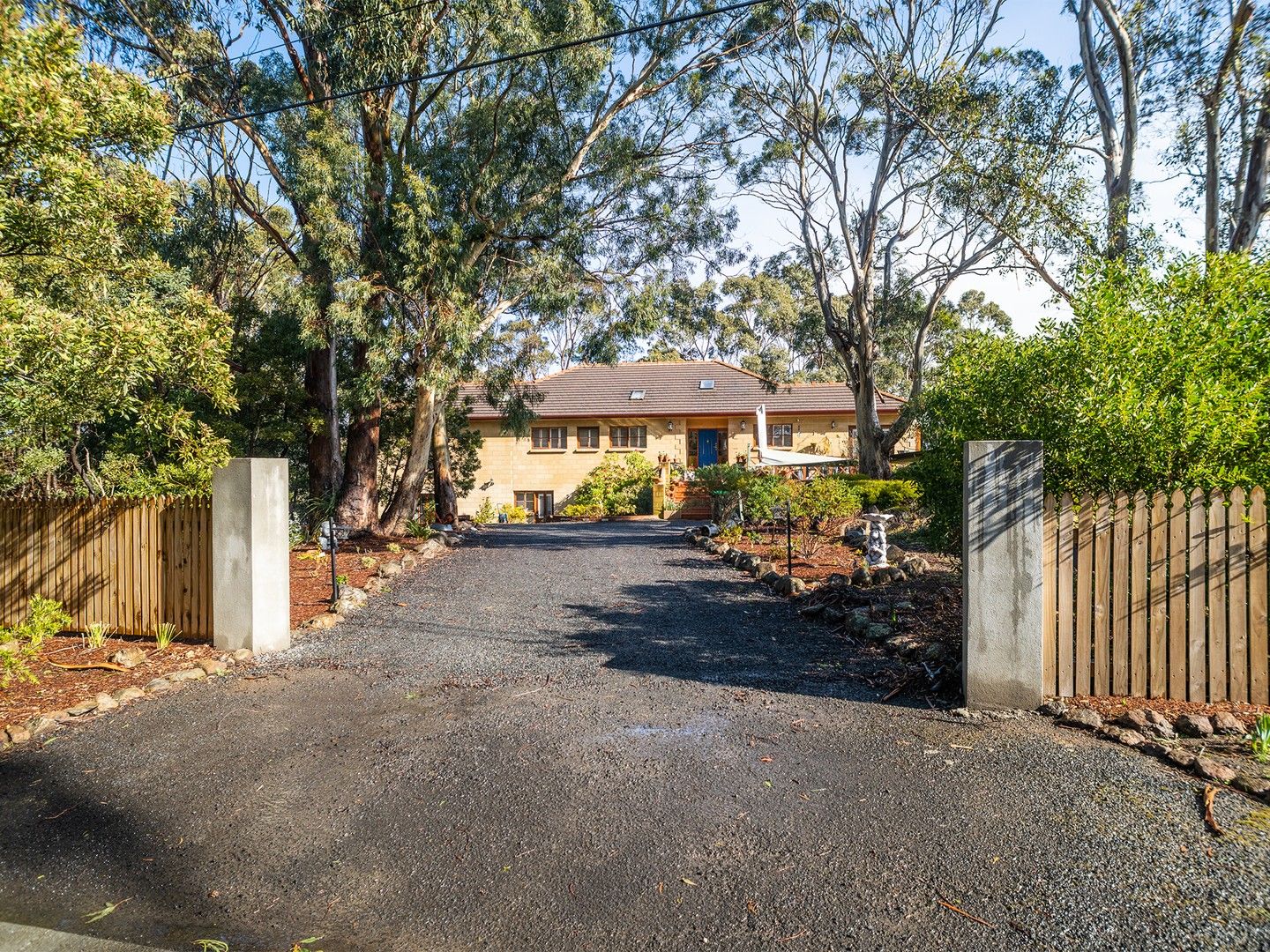 17 Broughton Avenue, Mount Nelson TAS 7007, Image 0