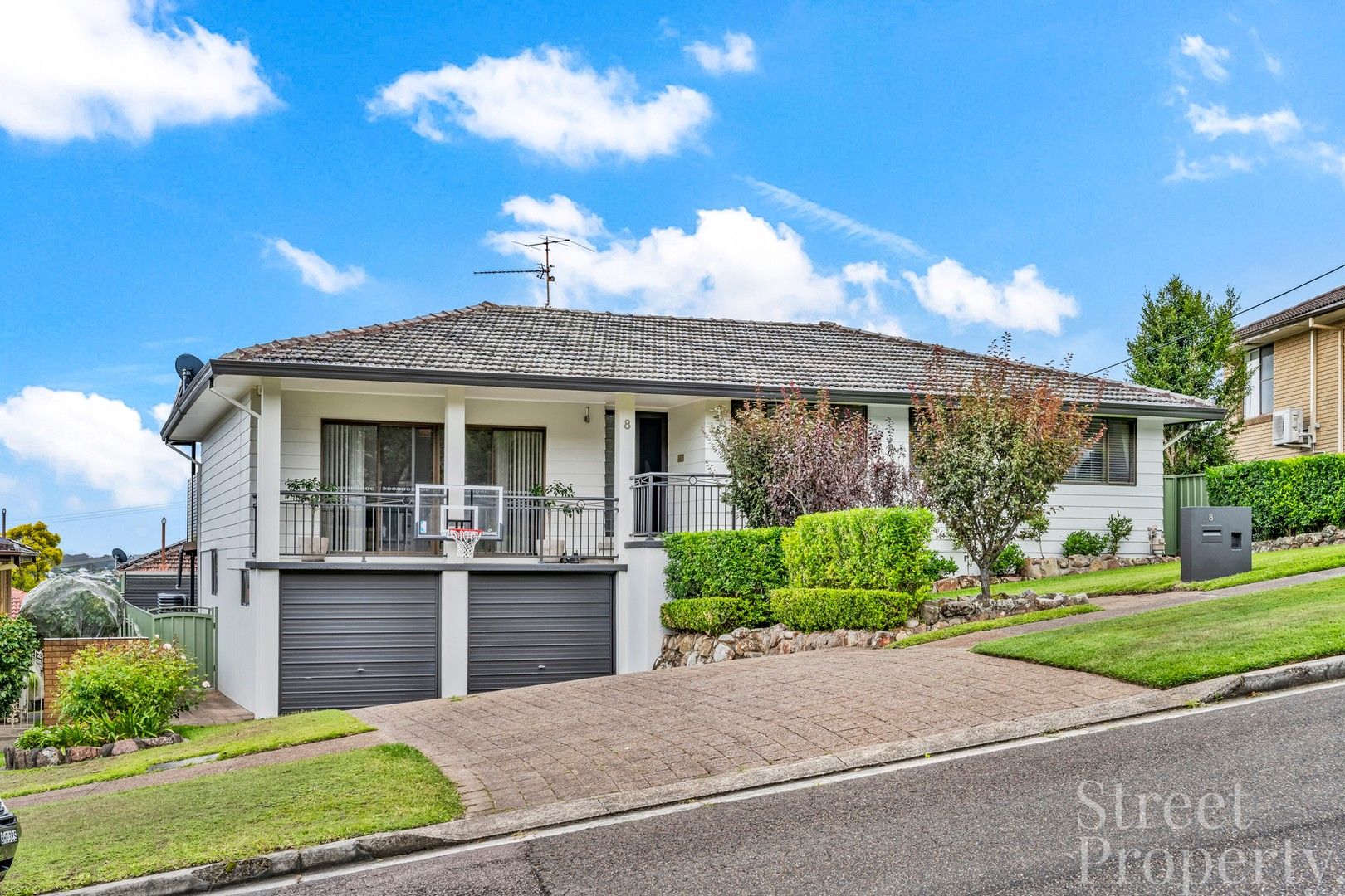 4 bedrooms House in 8 Kirkloch Close WALLSEND NSW, 2287