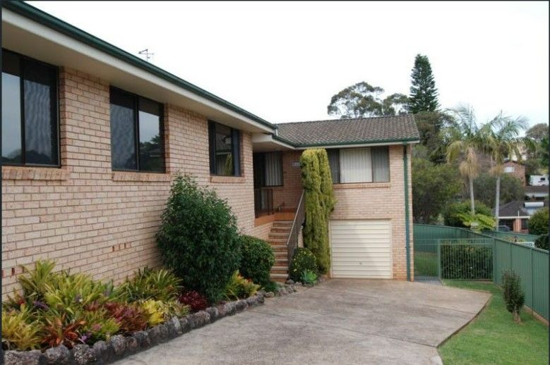 3 bedrooms Villa in 2/6 Gurra Place PORT MACQUARIE NSW, 2444