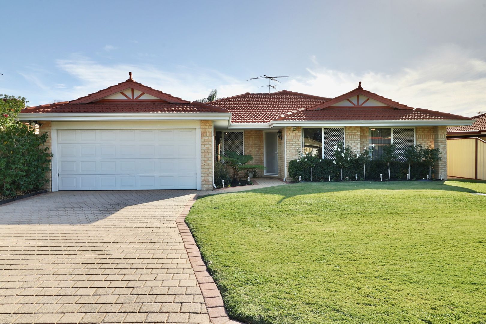 16 Birkdale Court, Cooloongup WA 6168, Image 2