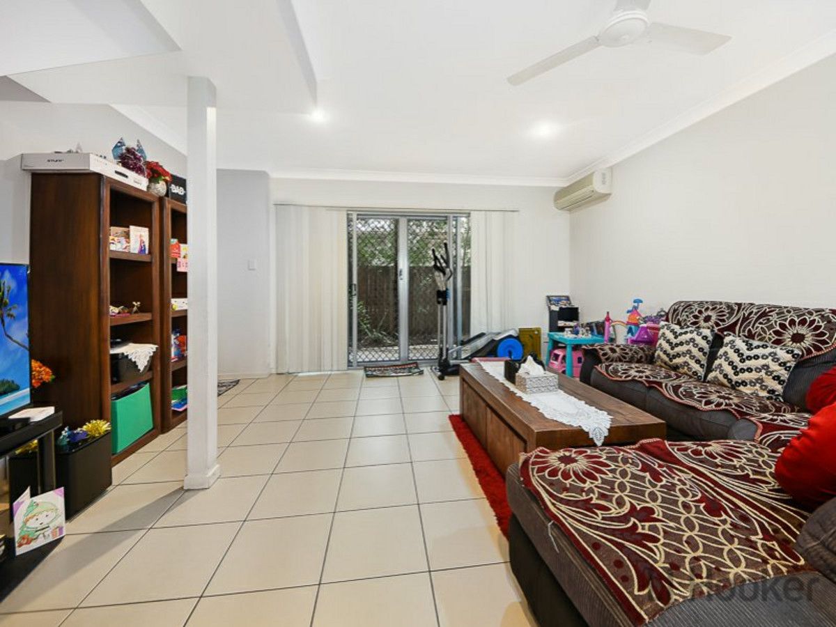 2/25 Grasspan Street, Zillmere QLD 4034, Image 1