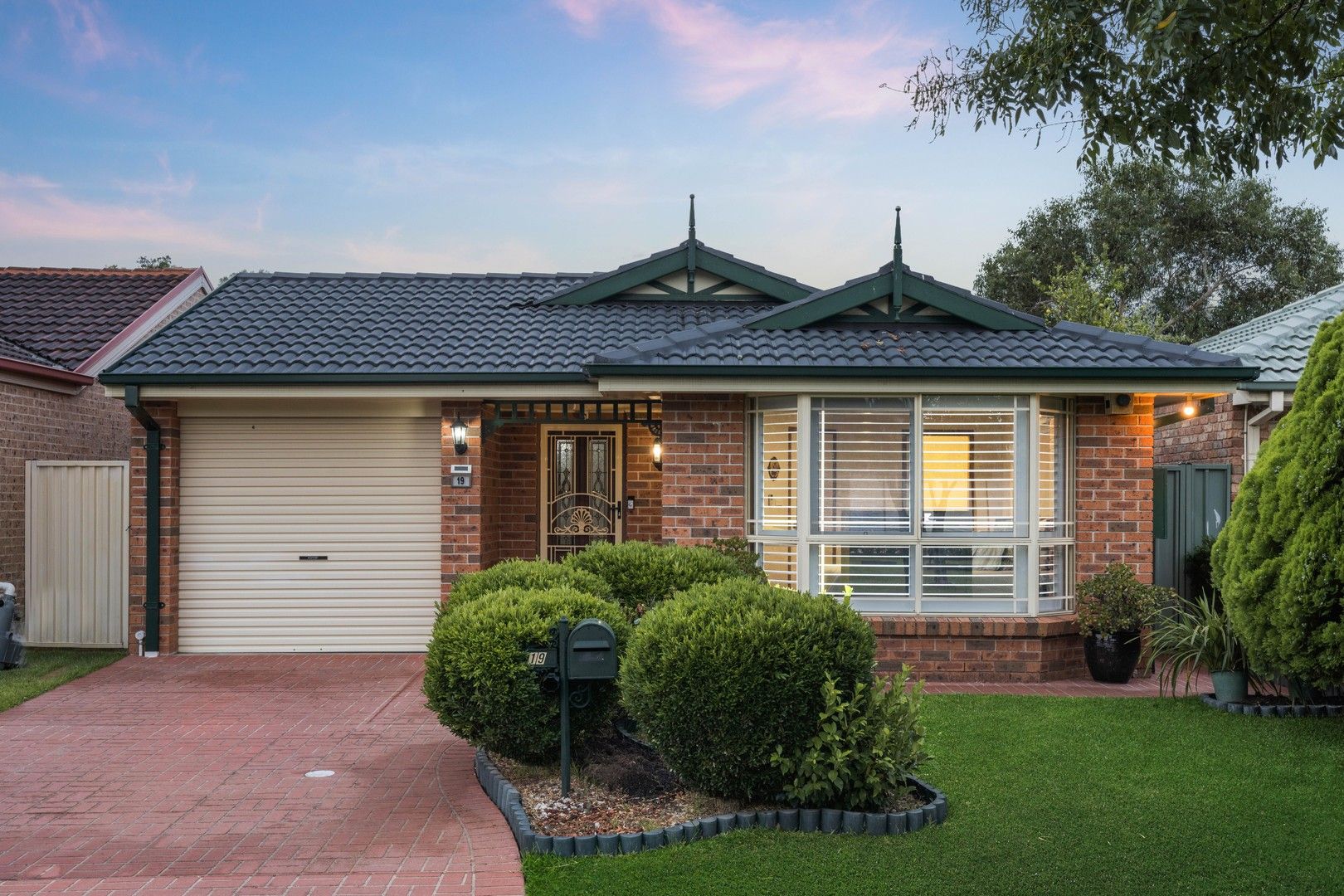 19 Yallum Court, Wattle Grove NSW 2173, Image 0