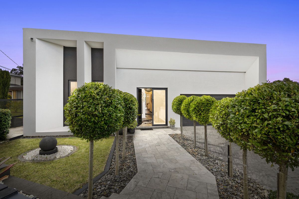 6 bedrooms House in 35 Cromarty Crescent WINSTON HILLS NSW, 2153