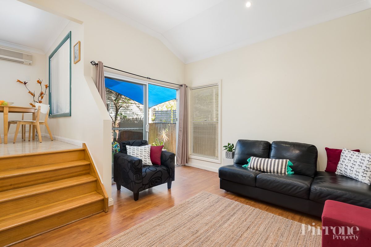 22 Water Street, Red Hill QLD 4059, Image 2