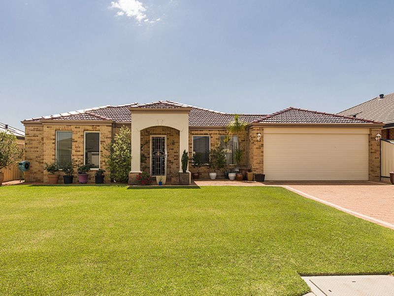 14 Templar Pass, Wattle Grove WA 6107