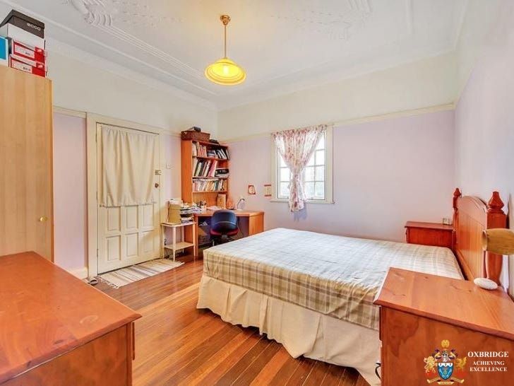 10 bedrooms House in 42 Macdonnell Street TOOWONG QLD, 4066