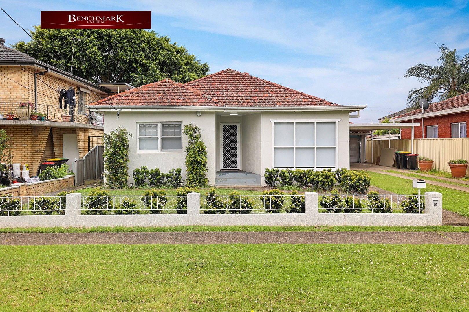 4 bedrooms House in 19 Bradshaw Avenue MOOREBANK NSW, 2170