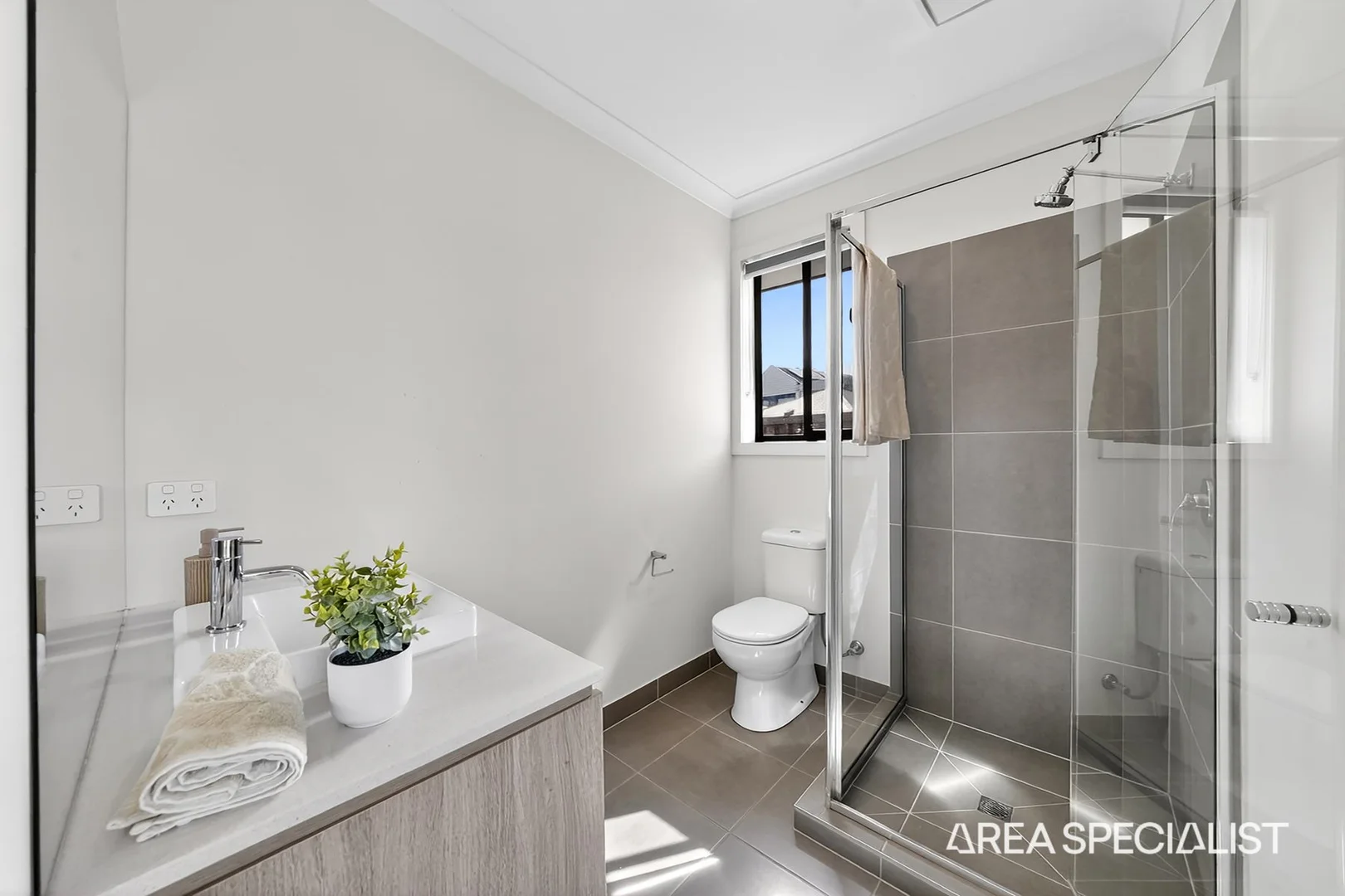 Additional image 4 of 19 Neville Street, Thornhill Park VIC 3335