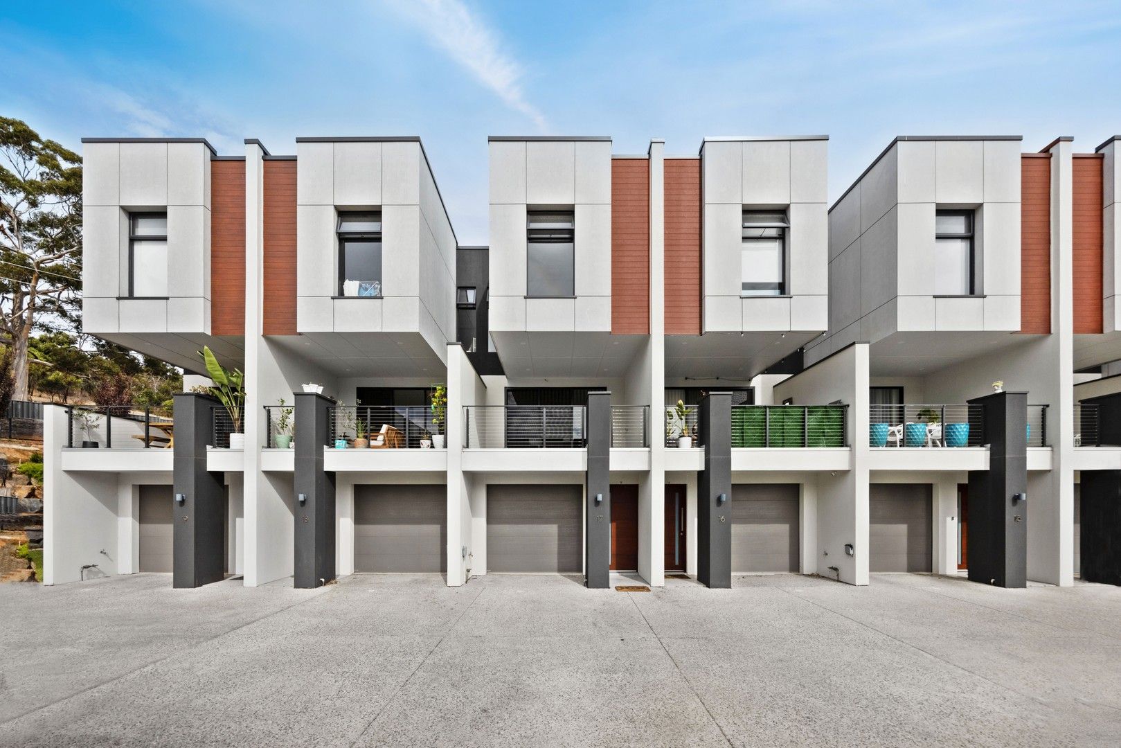 3 bedrooms House in 17 Chapel Way ROSTREVOR SA, 5073