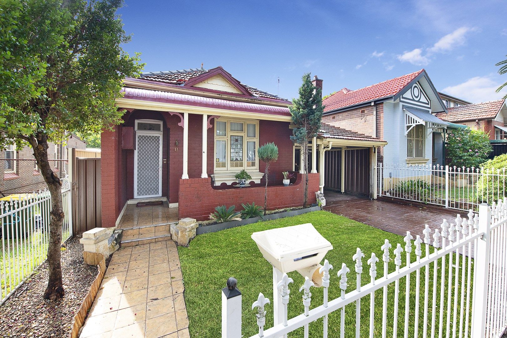 3 bedrooms House in 11 Heighway Ave ASHFIELD NSW, 2131