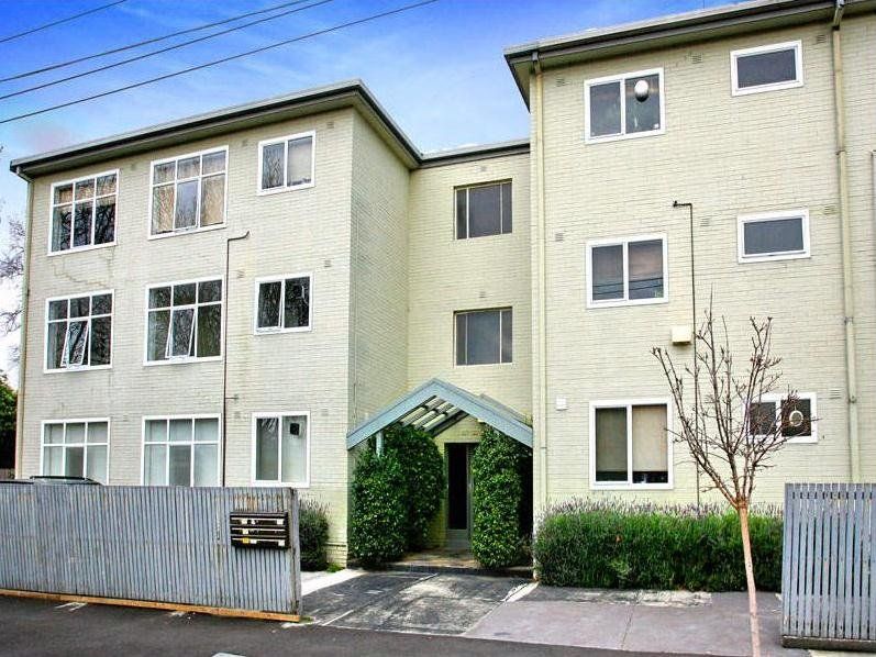 2 bedrooms Apartment / Unit / Flat in 7/132 Mitford Street ELWOOD VIC, 3184