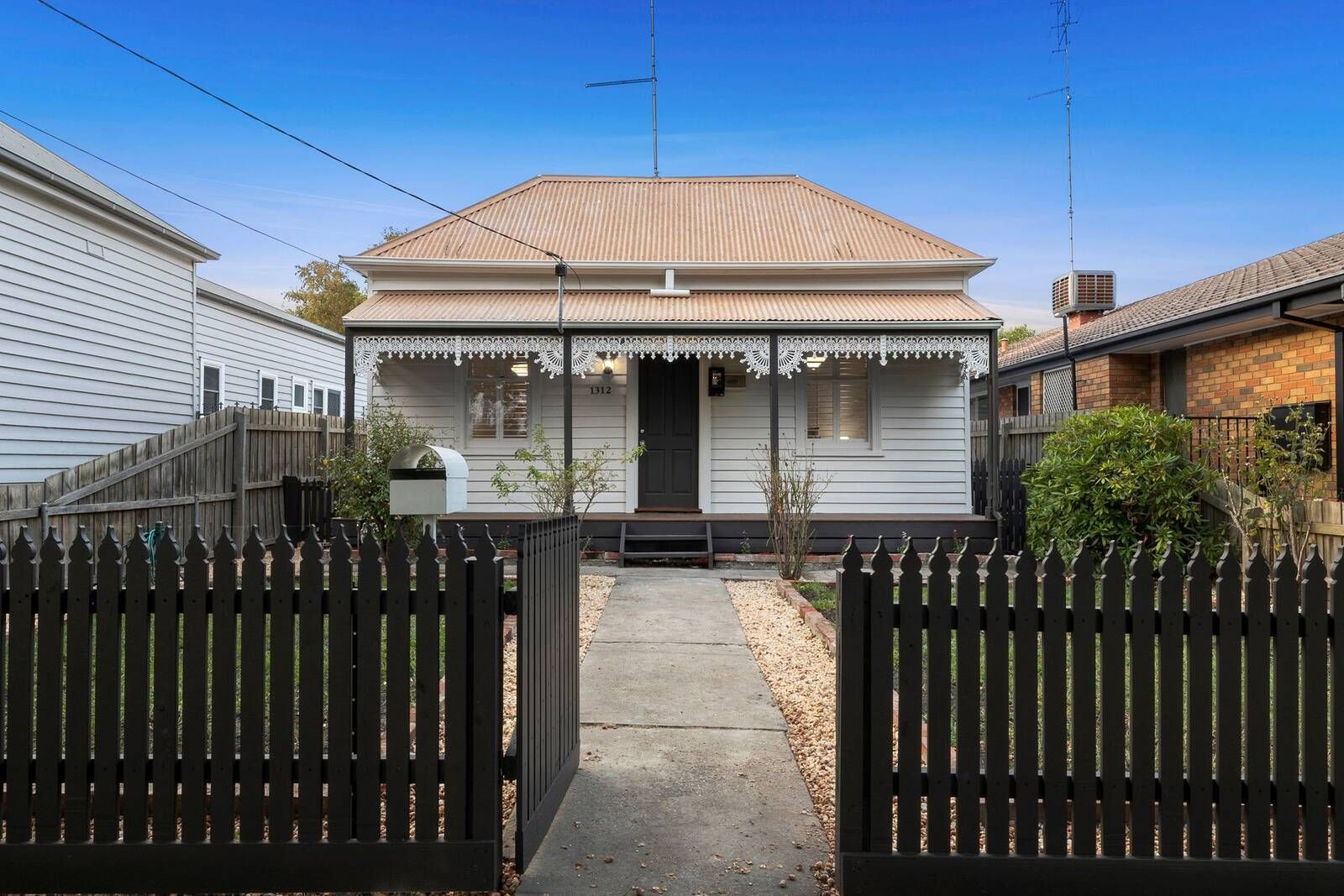 1312 Dana Street, Ballarat Central Property History & Address