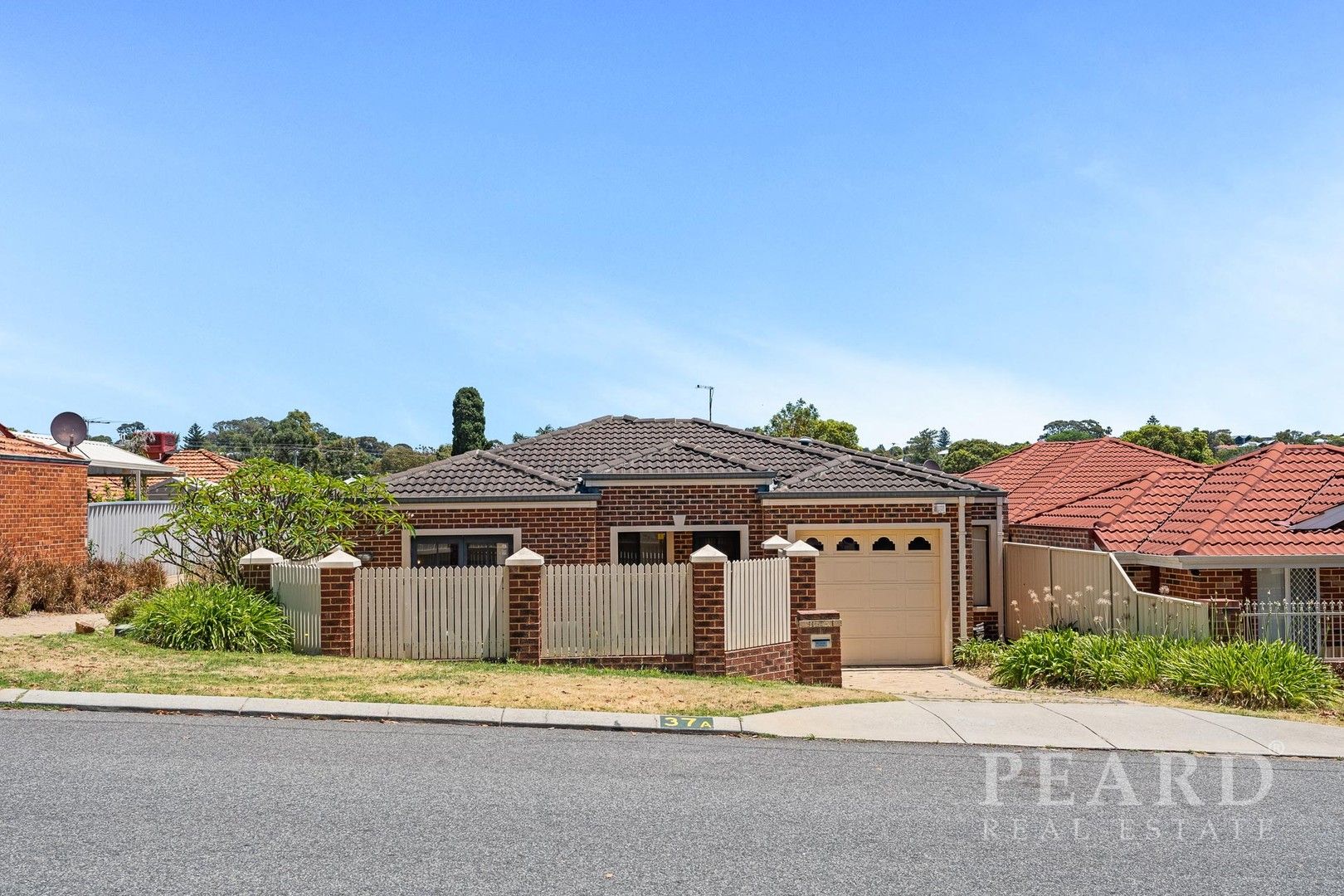 3 bedrooms Villa in 37A Farris Street INNALOO WA, 6018