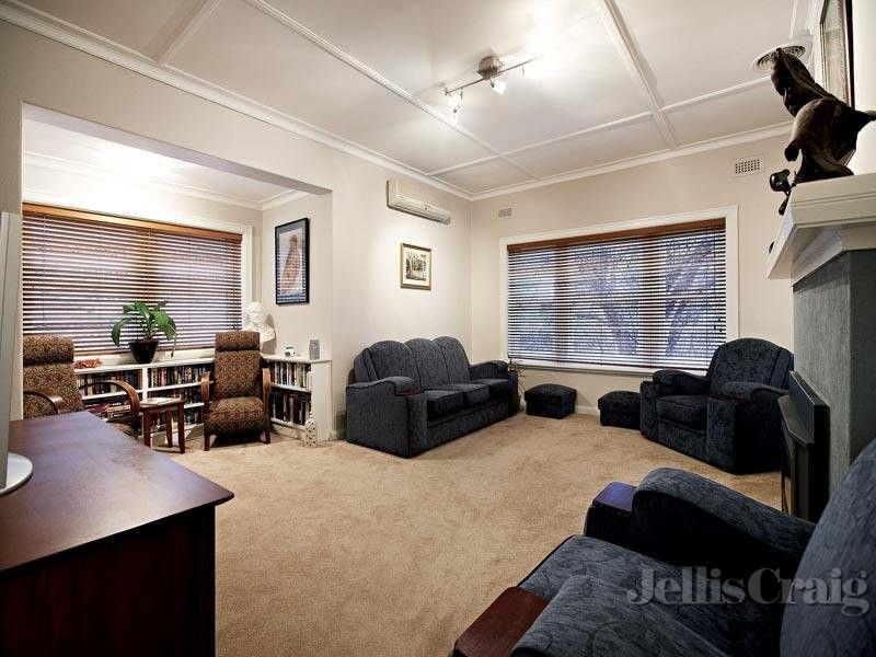 2/1 St Georges Grove, Parkville VIC 3052, Image 2