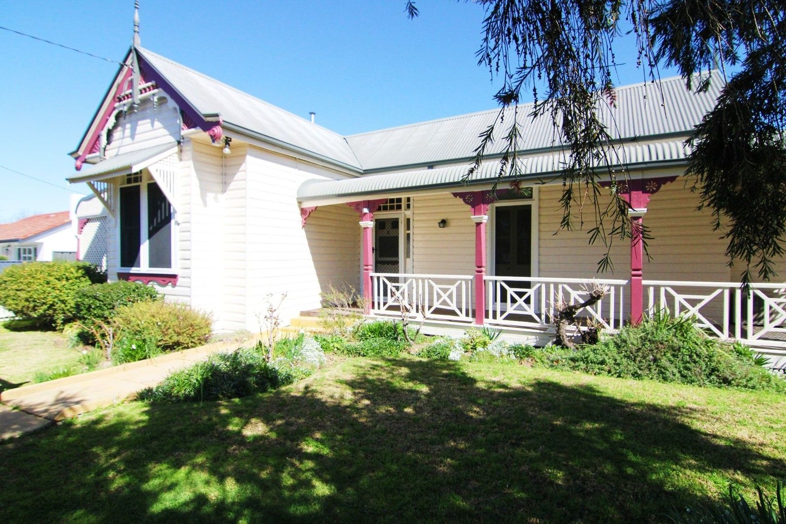5 bedrooms House in 26-28 Brae Street INVERELL NSW, 2360