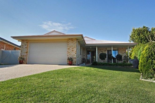 Picture of 7 Lucas Court, HALLIDAYS POINT NSW 2430