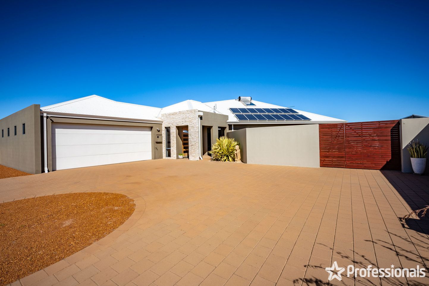 16 Hampshire Drive, Cape Burney WA 6532, Image 0