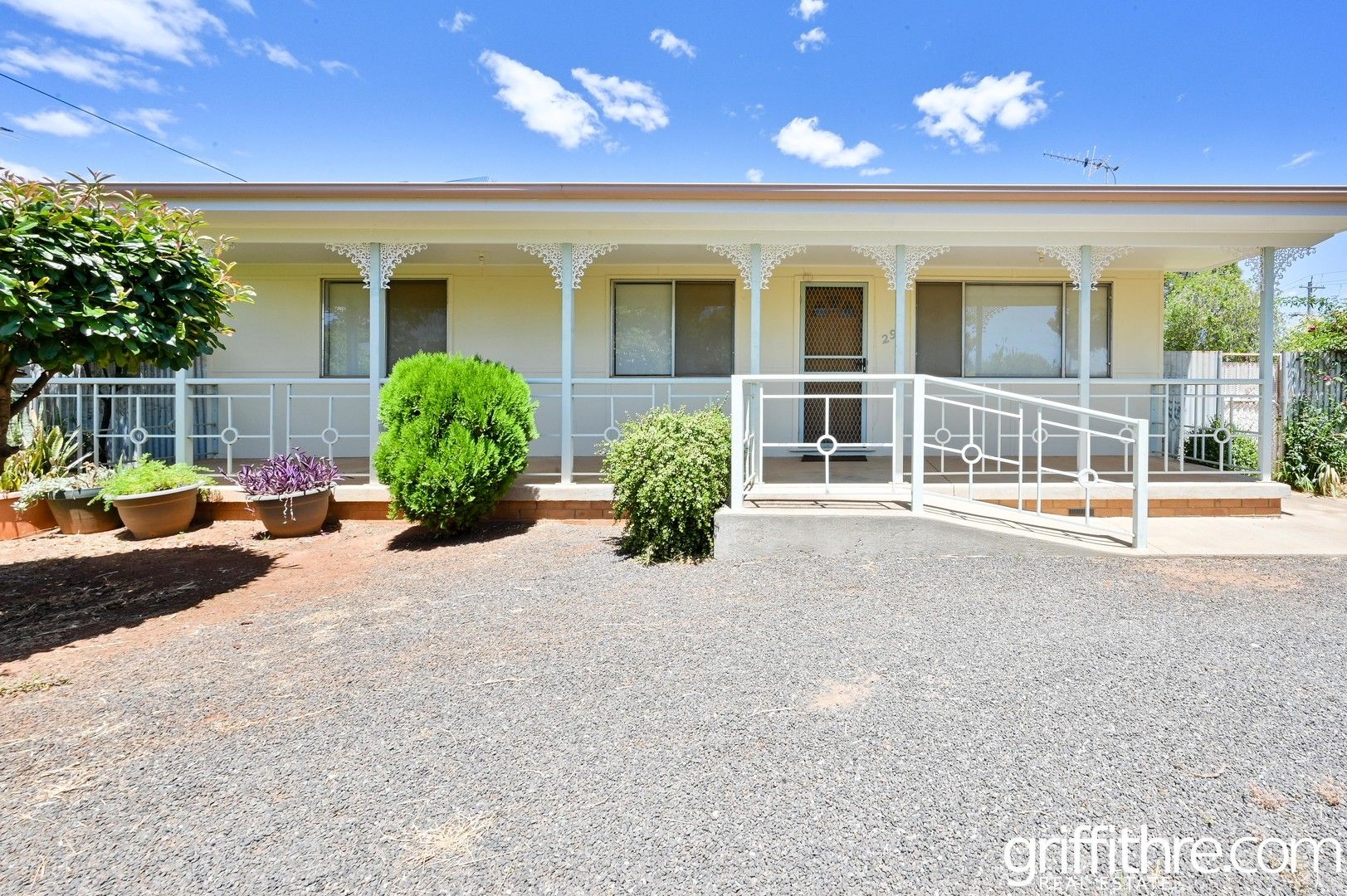 3 bedrooms House in 29 Lawson Crescent GRIFFITH NSW, 2680